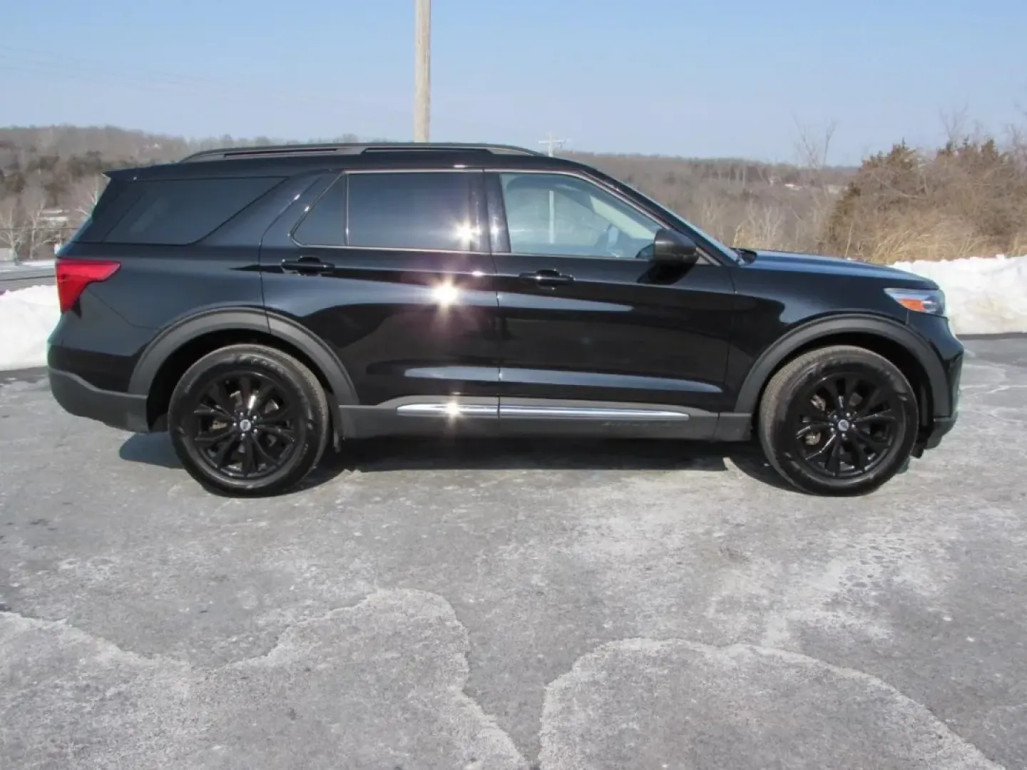 2022 /Sandstone Ford Explorer XLT (1FMSK8DH9NG) with an 2.3L L4 DOHC 16V engine, Automatic transmission, located at 12836 Highway 21, De Soto, MO, 63020, (636) 337-7777, 38.151867, -90.575615 - **Unleash Your Adventurous Spirit with the 2022 Ford Explorer XLT - Perfect for Family Road Trips and Weekend Getaways!**<br /> <br /> Are you searching for the ultimate vehicle to elevate your family adventures or weekend trips? Look no further than the stunning 2022 Ford Explorer XLT, available no - Photo#7