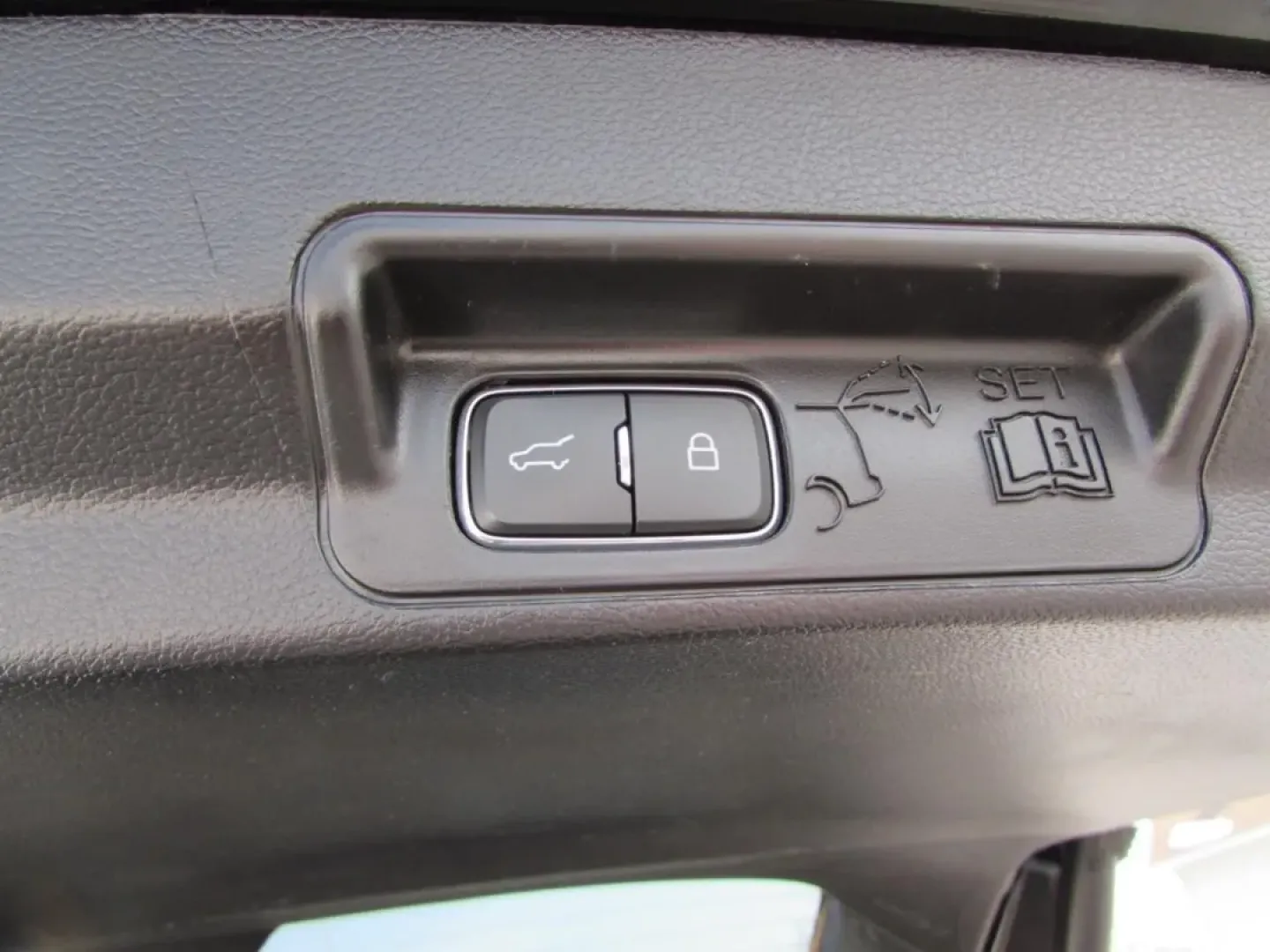 2022 /Sandstone Ford Explorer XLT (1FMSK8DH9NG) with an 2.3L L4 DOHC 16V engine, Automatic transmission, located at 12836 Highway 21, De Soto, MO, 63020, (636) 337-7777, 38.151867, -90.575615 - **Unleash Your Adventurous Spirit with the 2022 Ford Explorer XLT - Perfect for Family Road Trips and Weekend Getaways!**<br /> <br /> Are you searching for the ultimate vehicle to elevate your family adventures or weekend trips? Look no further than the stunning 2022 Ford Explorer XLT, available no - Photo#29