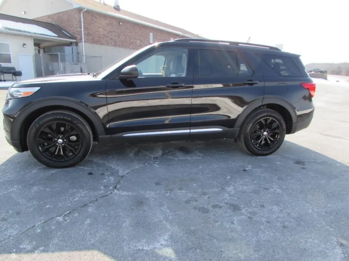 2022 /Sandstone Ford Explorer XLT (1FMSK8DH9NG) with an 2.3L L4 DOHC 16V engine, Automatic transmission, located at 12836 Highway 21, De Soto, MO, 63020, (636) 337-7777, 38.151867, -90.575615 - **Unleash Your Adventurous Spirit with the 2022 Ford Explorer XLT - Perfect for Family Road Trips and Weekend Getaways!**<br /> <br /> Are you searching for the ultimate vehicle to elevate your family adventures or weekend trips? Look no further than the stunning 2022 Ford Explorer XLT, available no - Photo#3