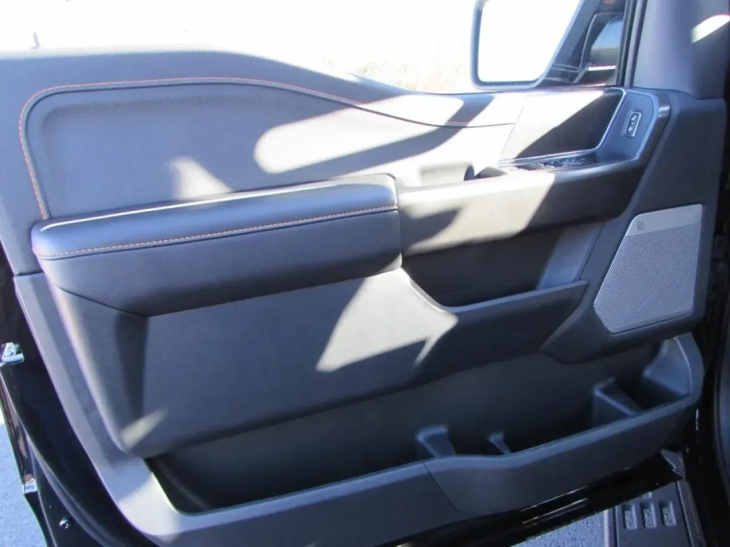 2025 /Black Ford F-150 Tremor (1FTFW4L52SF) with an 5.0L V8 engine, Automatic transmission, located at 12836 Highway 21, De Soto, MO, 63020, (636) 337-7777, 38.151867, -90.575615 - **Unleash Your Adventurous Spirit with the 2025 Ford F-150 Tremor at Pettus Ford De Soto!**<br /> <br /> Are you ready to take your weekend adventures and daily commutes to the next level? Whether you're a thrill-seeker heading off the beaten path or a hardworking professional needing a reliable tru - Photo#15