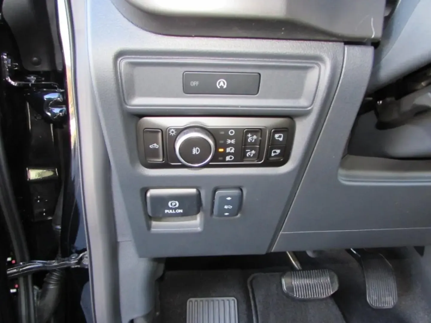 2025 /Black Ford F-150 Tremor (1FTFW4L52SF) with an 5.0L V8 engine, Automatic transmission, located at 12836 Highway 21, De Soto, MO, 63020, (636) 337-7777, 38.151867, -90.575615 - **Unleash Your Adventurous Spirit with the 2025 Ford F-150 Tremor at Pettus Ford De Soto!**<br /> <br /> Are you ready to take your weekend adventures and daily commutes to the next level? Whether you're a thrill-seeker heading off the beaten path or a hardworking professional needing a reliable tru - Photo#17