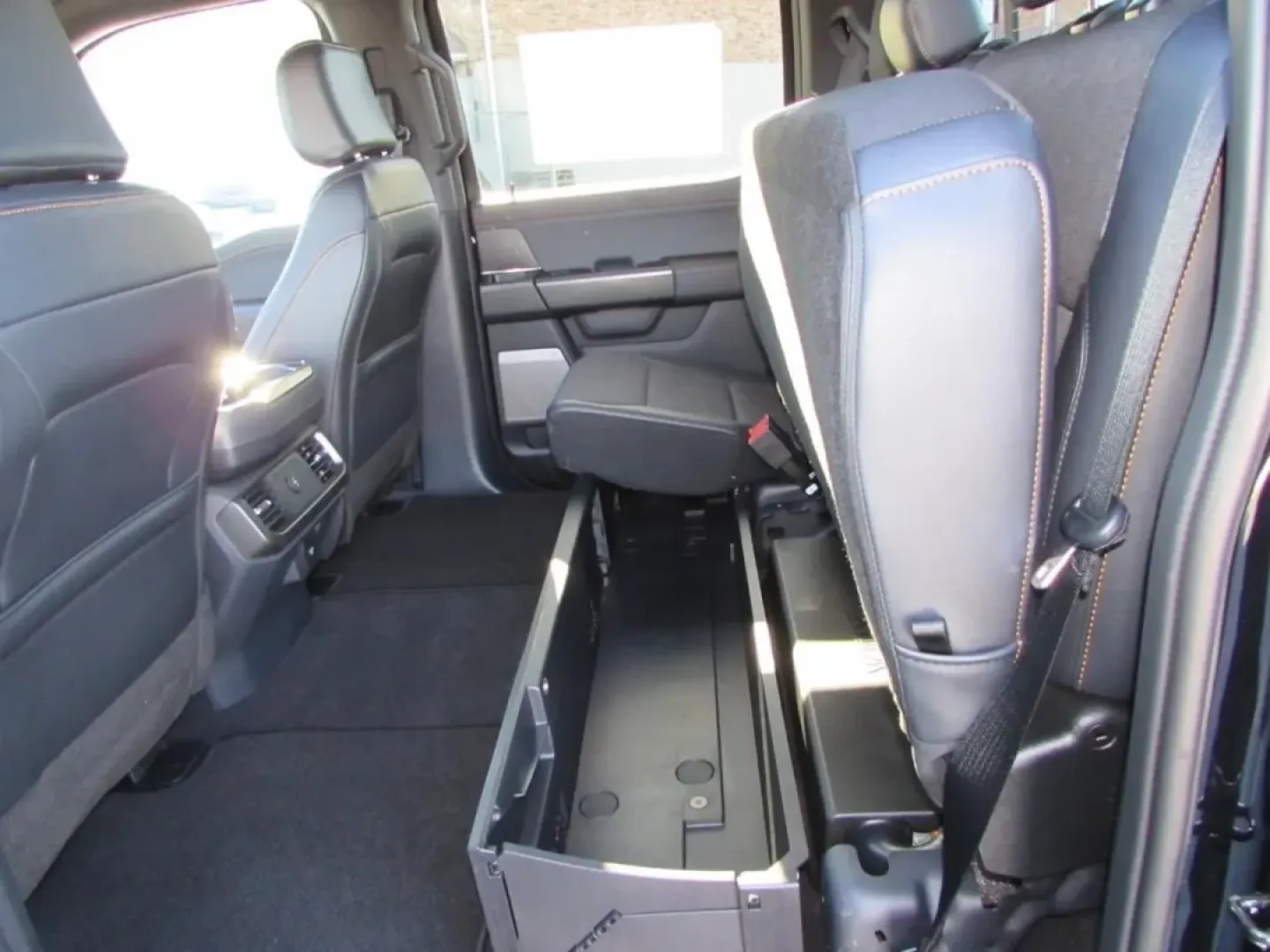 2025 /Black Ford F-150 Tremor (1FTFW4L52SF) with an 5.0L V8 engine, Automatic transmission, located at 12836 Highway 21, De Soto, MO, 63020, (636) 337-7777, 38.151867, -90.575615 - **Unleash Your Adventurous Spirit with the 2025 Ford F-150 Tremor at Pettus Ford De Soto!**<br /> <br /> Are you ready to take your weekend adventures and daily commutes to the next level? Whether you're a thrill-seeker heading off the beaten path or a hardworking professional needing a reliable tru - Photo#32