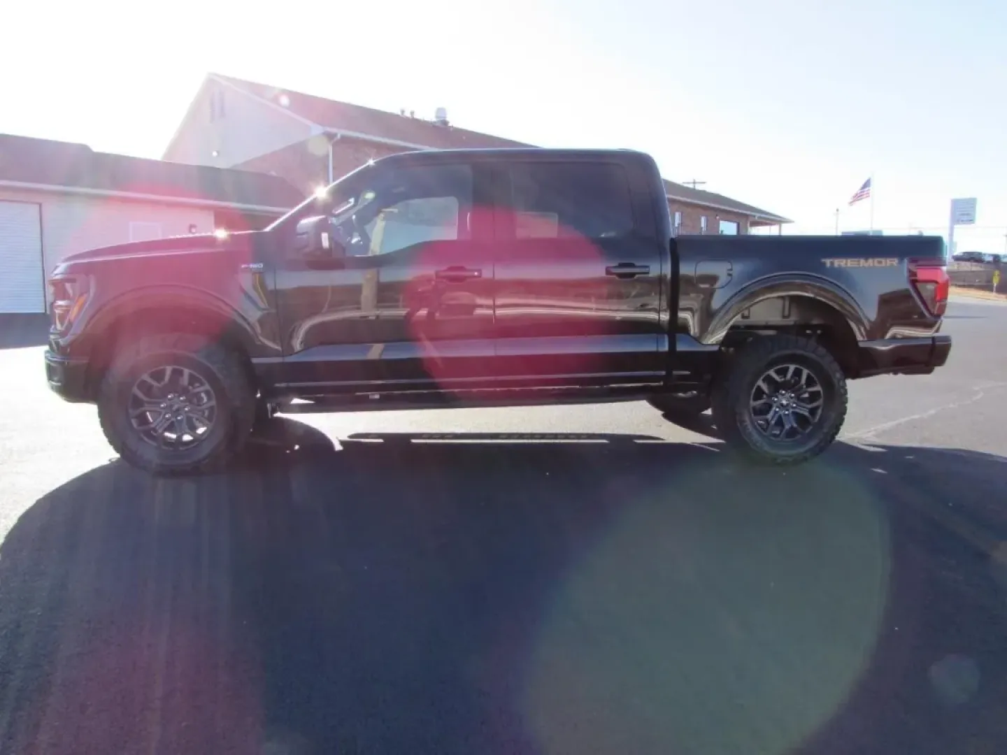 2025 /Black Ford F-150 Tremor (1FTFW4L52SF) with an 5.0L V8 engine, Automatic transmission, located at 12836 Highway 21, De Soto, MO, 63020, (636) 337-7777, 38.151867, -90.575615 - **Unleash Your Adventurous Spirit with the 2025 Ford F-150 Tremor at Pettus Ford De Soto!**<br /> <br /> Are you ready to take your weekend adventures and daily commutes to the next level? Whether you're a thrill-seeker heading off the beaten path or a hardworking professional needing a reliable tru - Photo#3