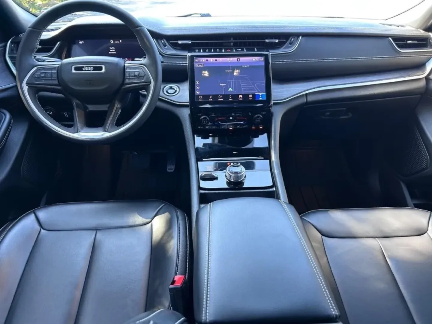 2024 /Global Black Leather Jeep Grand Cherokee Limited (1C4RJKBG0R8) with an 3.6L V6 24V VVT UPG I engine, located at 970 Woodlawn Dr., Farmington, MO, 63640, (573) 431-7800, 37.825642, -90.468674 - Unlock the ultimate adventure with the 2024 Jeep Grand Cherokee Limited, the perfect companion for your weekend getaways and daily commutes alike. Whether you're navigating the bustling streets of Farmington, MO, or heading out for a family camping trip, this SUV delivers the versatility, comfort, a - Photo#12