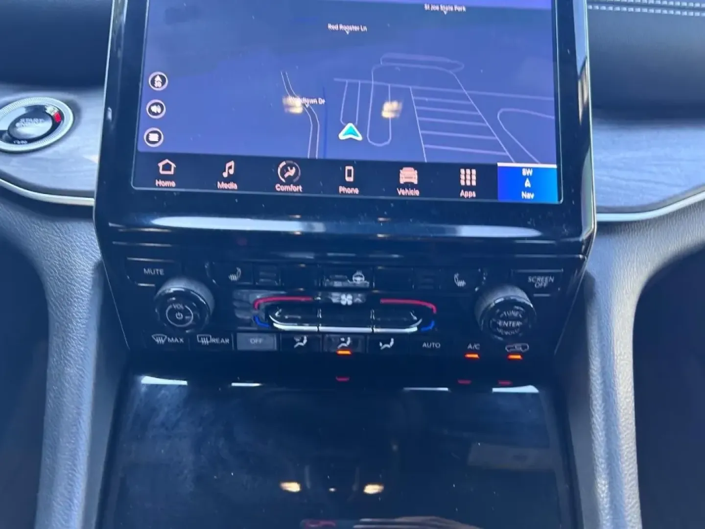 2024 /Global Black Leather Jeep Grand Cherokee Limited (1C4RJKBG0R8) with an 3.6L V6 24V VVT UPG I engine, located at 970 Woodlawn Dr., Farmington, MO, 63640, (573) 431-7800, 37.825642, -90.468674 - Unlock the ultimate adventure with the 2024 Jeep Grand Cherokee Limited, the perfect companion for your weekend getaways and daily commutes alike. Whether you're navigating the bustling streets of Farmington, MO, or heading out for a family camping trip, this SUV delivers the versatility, comfort, a - Photo#17