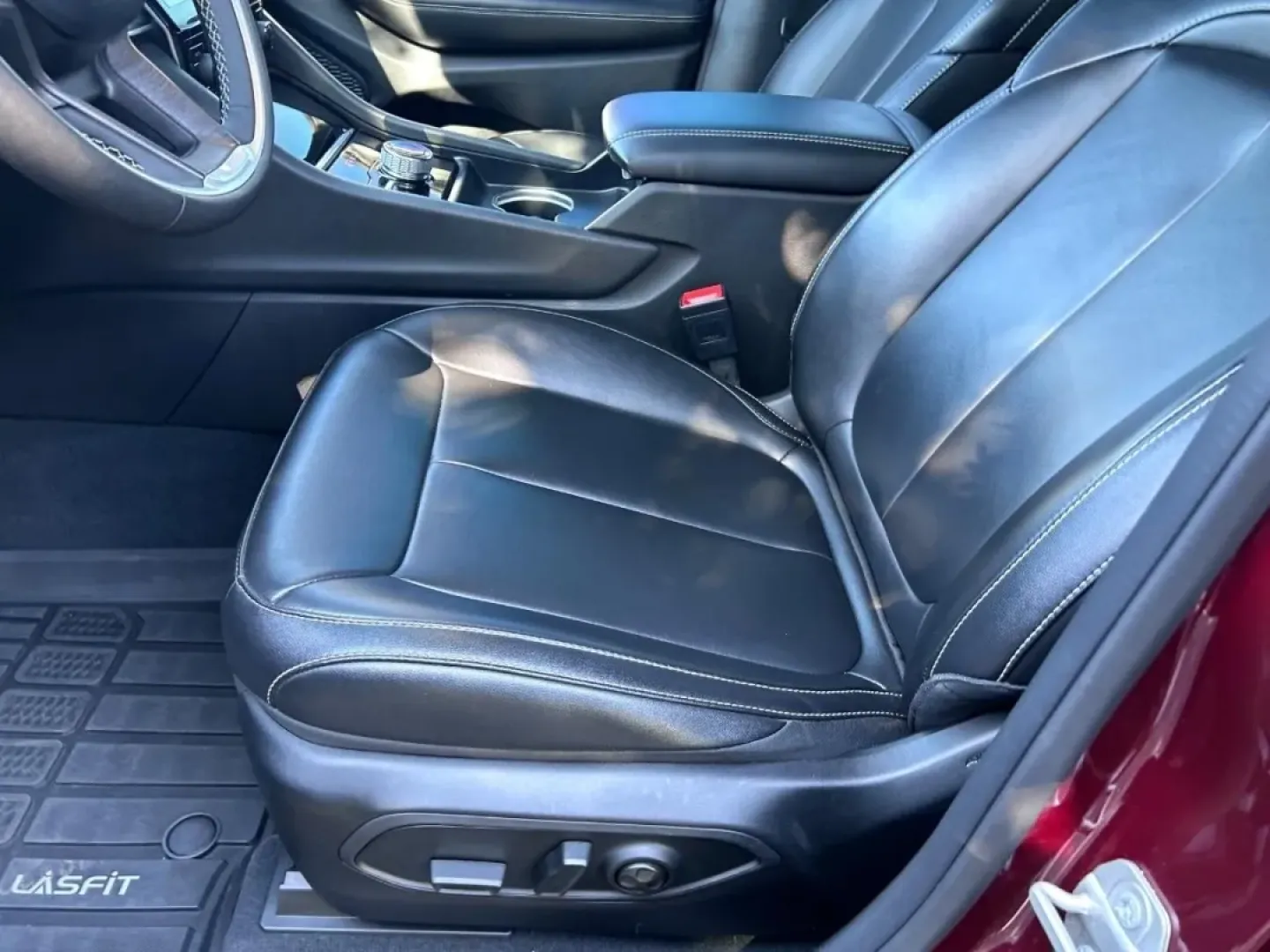 2024 /Global Black Leather Jeep Grand Cherokee Limited (1C4RJKBG0R8) with an 3.6L V6 24V VVT UPG I engine, located at 970 Woodlawn Dr., Farmington, MO, 63640, (573) 431-7800, 37.825642, -90.468674 - Unlock the ultimate adventure with the 2024 Jeep Grand Cherokee Limited, the perfect companion for your weekend getaways and daily commutes alike. Whether you're navigating the bustling streets of Farmington, MO, or heading out for a family camping trip, this SUV delivers the versatility, comfort, a - Photo#22
