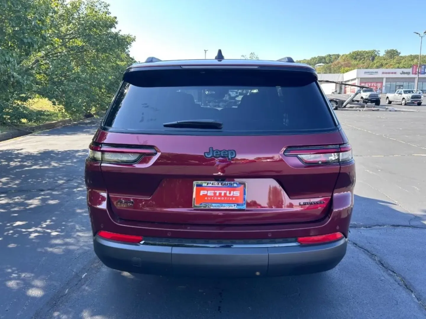 2024 /Global Black Leather Jeep Grand Cherokee Limited (1C4RJKBG0R8) with an 3.6L V6 24V VVT UPG I engine, located at 970 Woodlawn Dr., Farmington, MO, 63640, (573) 431-7800, 37.825642, -90.468674 - Unlock the ultimate adventure with the 2024 Jeep Grand Cherokee Limited, the perfect companion for your weekend getaways and daily commutes alike. Whether you're navigating the bustling streets of Farmington, MO, or heading out for a family camping trip, this SUV delivers the versatility, comfort, a - Photo#3