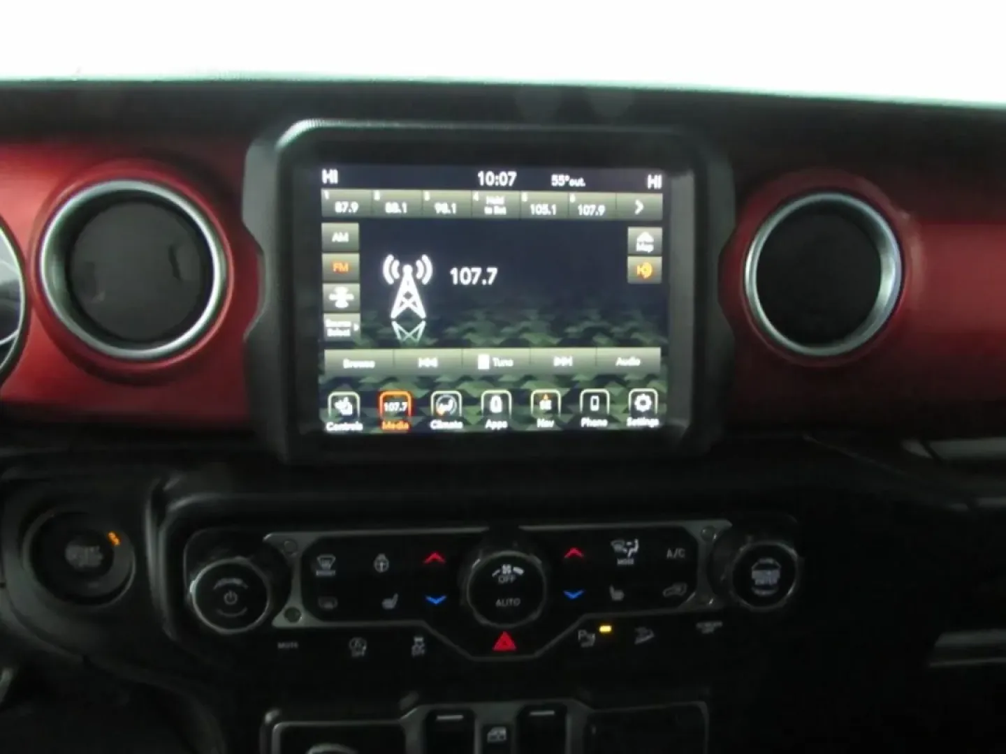 2020 /Black Jeep Wrangler Unlimited Rubicon (1C4HJXFN6LW) with an 2.0L L4 DOHC 16V TURBO engine, 6A transmission, located at 12830 Highway 21, De Soto, MO, 63020, (636) 337-7777, 38.153099, -90.573624 - **Unleash Your Adventurous Spirit with the 2020 Jeep Wrangler Unlimited Rubicon!**<br /> <br /> Are you ready to take on the open road or venture off the beaten path? The 2020 Jeep Wrangler Unlimited Rubicon is the perfect companion for thrill-seekers and families who love weekend getaways! This rug - Photo#25