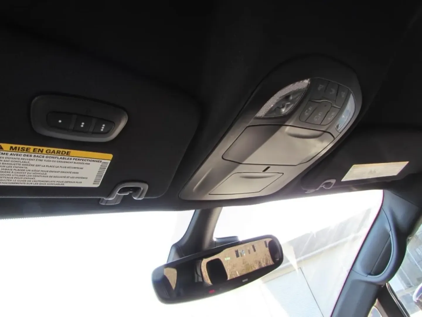 2026 /Black Chrysler Pacifica Select (2C4RC1BG0TR) with an 3.6L V6 DOHC 24V engine, Automatic transmission, located at 12830 Highway 21, De Soto, MO, 63020, (636) 337-7777, 38.153099, -90.573624 - Are you ready to elevate your family's adventures with a vehicle that combines style, comfort, and practicality? Look no further than this stunning 2026 Chrysler Pacifica, available now at Pettus CDJR DeSoto. With just 5 miles on the odometer, this like-new minivan is perfect for growing families, w - Photo#17