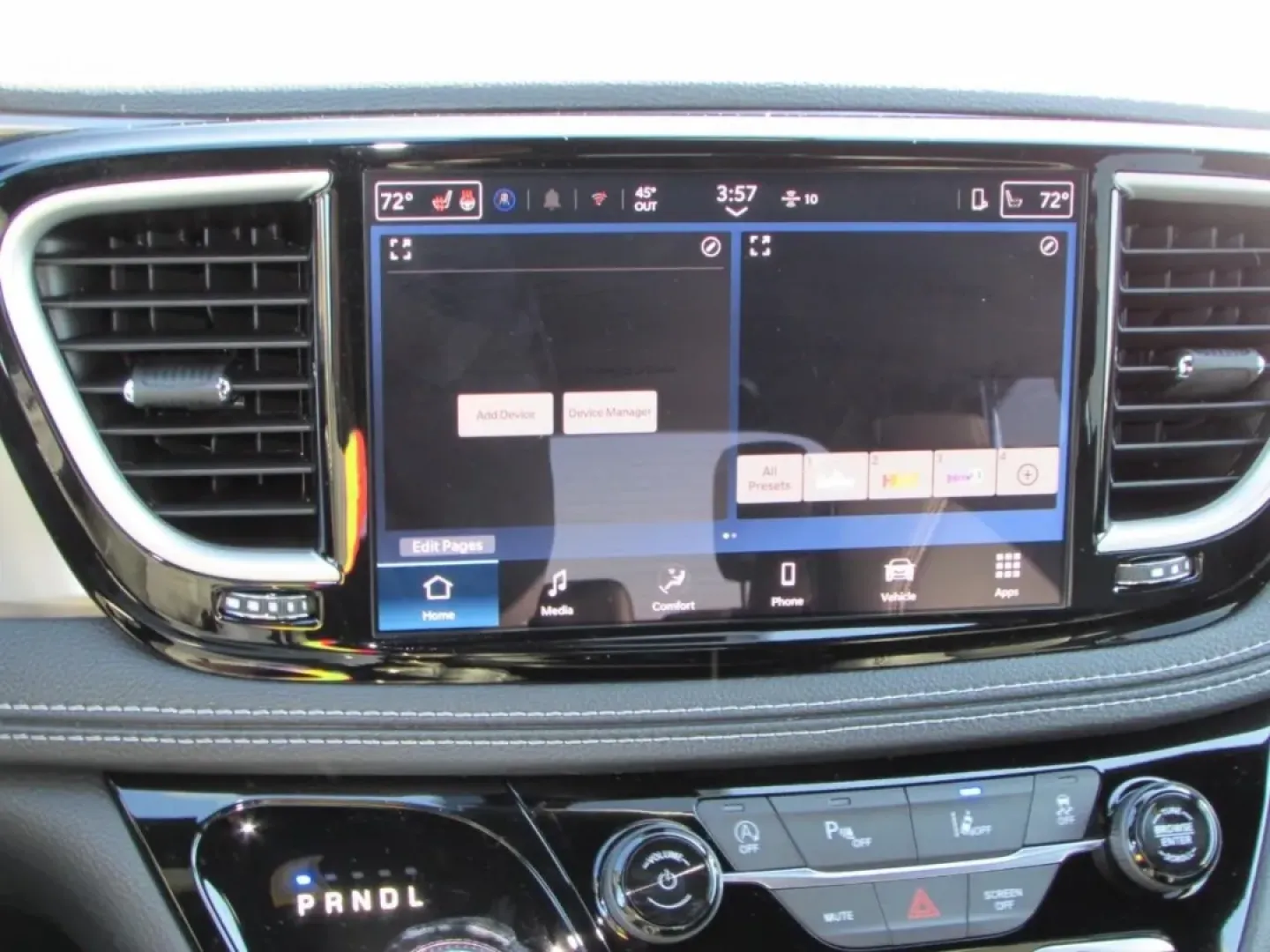 2026 /Black Chrysler Pacifica Select (2C4RC1BG0TR) with an 3.6L V6 DOHC 24V engine, Automatic transmission, located at 12830 Highway 21, De Soto, MO, 63020, (636) 337-7777, 38.153099, -90.573624 - Are you ready to elevate your family's adventures with a vehicle that combines style, comfort, and practicality? Look no further than this stunning 2026 Chrysler Pacifica, available now at Pettus CDJR DeSoto. With just 5 miles on the odometer, this like-new minivan is perfect for growing families, w - Photo#18