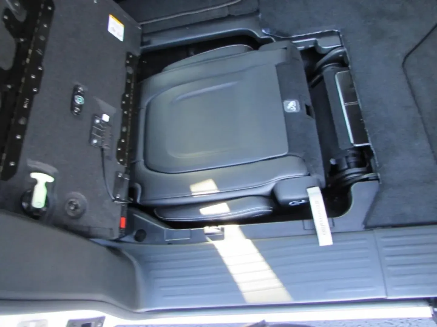 2026 /Black Chrysler Pacifica Select (2C4RC1BG0TR) with an 3.6L V6 DOHC 24V engine, Automatic transmission, located at 12830 Highway 21, De Soto, MO, 63020, (636) 337-7777, 38.153099, -90.573624 - Are you ready to elevate your family's adventures with a vehicle that combines style, comfort, and practicality? Look no further than this stunning 2026 Chrysler Pacifica, available now at Pettus CDJR DeSoto. With just 5 miles on the odometer, this like-new minivan is perfect for growing families, w - Photo#29