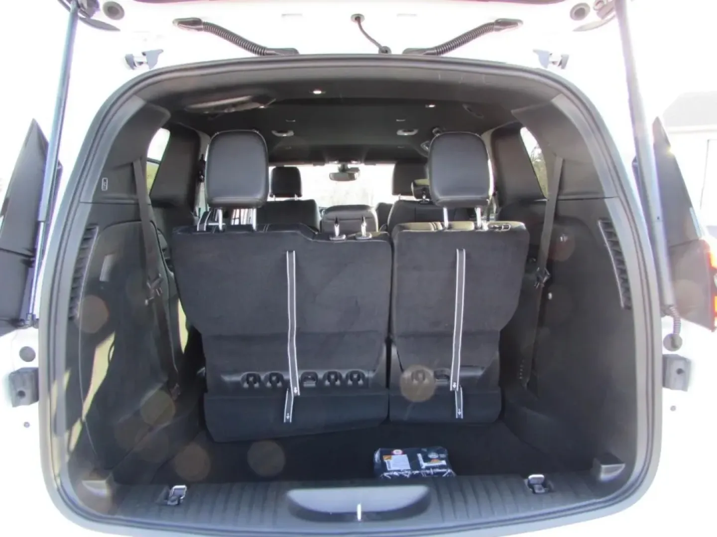 2026 /Black Chrysler Pacifica Select (2C4RC1BG0TR) with an 3.6L V6 DOHC 24V engine, Automatic transmission, located at 12830 Highway 21, De Soto, MO, 63020, (636) 337-7777, 38.153099, -90.573624 - Are you ready to elevate your family's adventures with a vehicle that combines style, comfort, and practicality? Look no further than this stunning 2026 Chrysler Pacifica, available now at Pettus CDJR DeSoto. With just 5 miles on the odometer, this like-new minivan is perfect for growing families, w - Photo#31