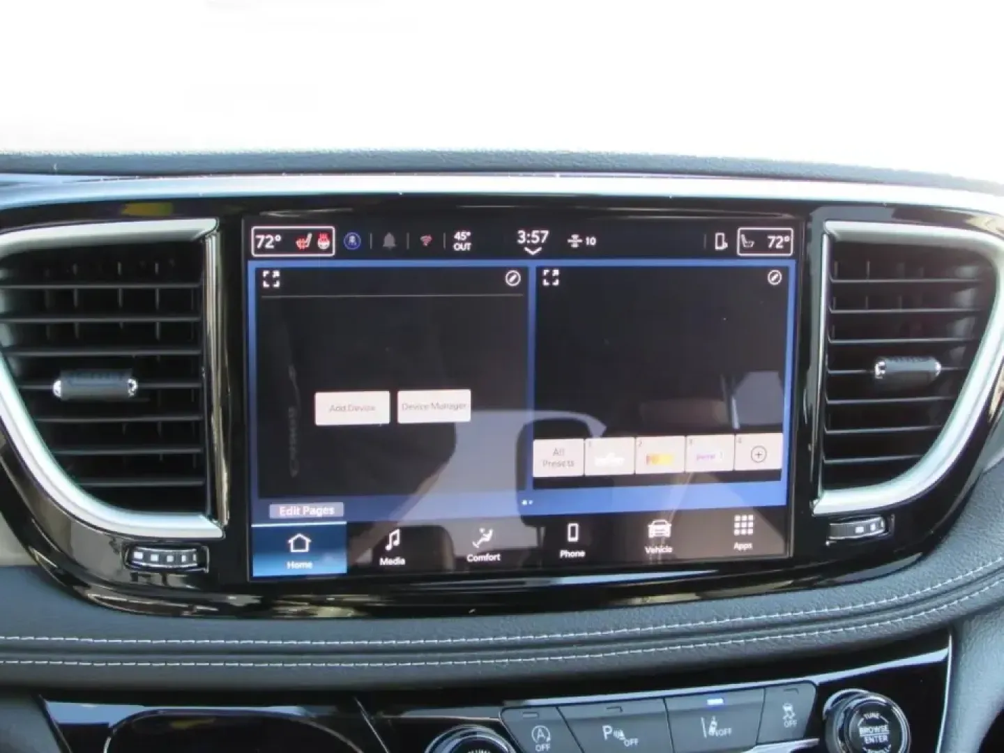 2026 /Black Chrysler Pacifica Select (2C4RC1BG0TR) with an 3.6L V6 DOHC 24V engine, Automatic transmission, located at 12830 Highway 21, De Soto, MO, 63020, (636) 337-7777, 38.153099, -90.573624 - Are you ready to elevate your family's adventures with a vehicle that combines style, comfort, and practicality? Look no further than this stunning 2026 Chrysler Pacifica, available now at Pettus CDJR DeSoto. With just 5 miles on the odometer, this like-new minivan is perfect for growing families, w - Photo#19