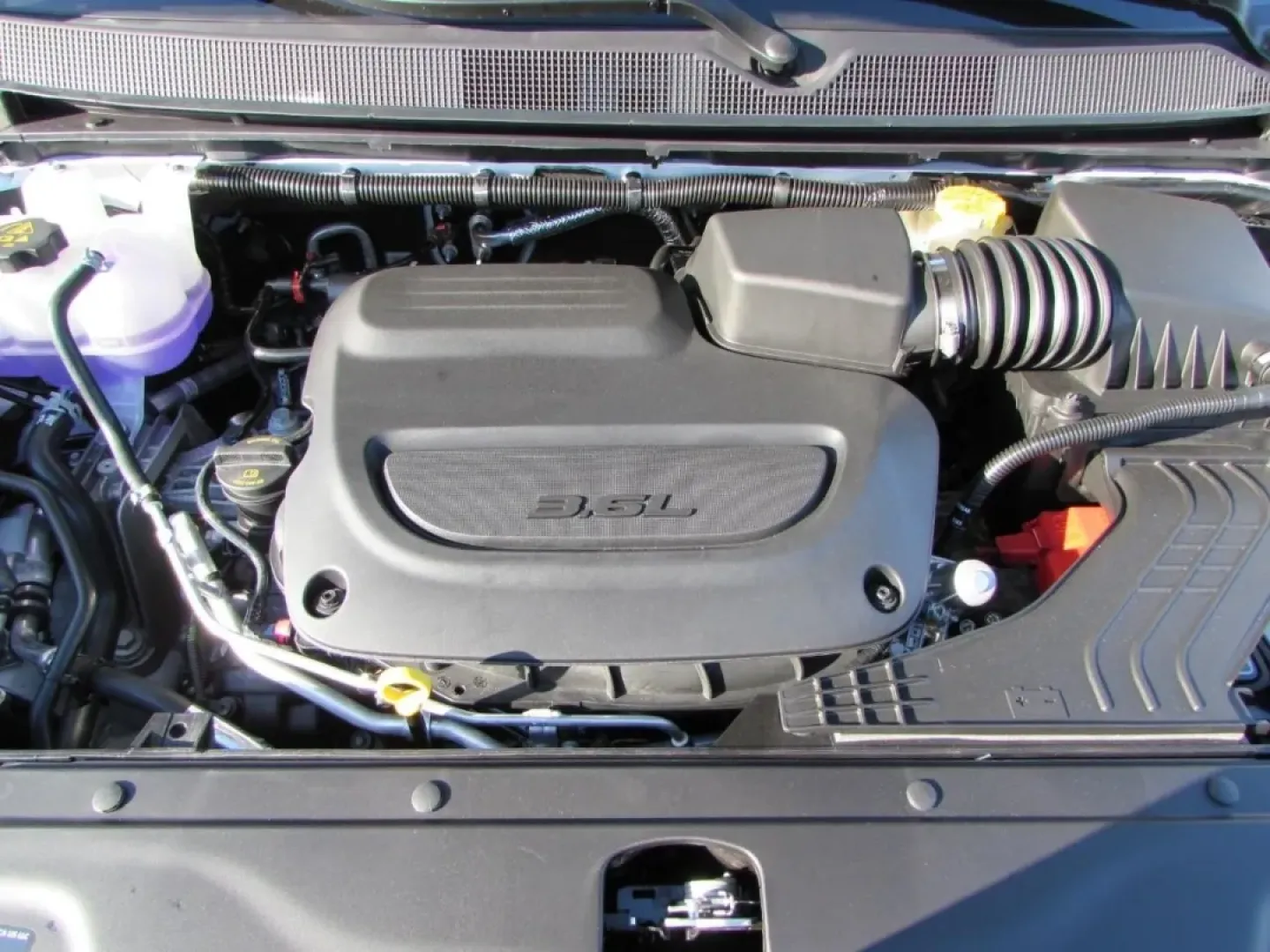 2026 /Black Chrysler Pacifica Select (2C4RC1BG0TR) with an 3.6L V6 DOHC 24V engine, Automatic transmission, located at 12830 Highway 21, De Soto, MO, 63020, (636) 337-7777, 38.153099, -90.573624 - Are you ready to elevate your family's adventures with a vehicle that combines style, comfort, and practicality? Look no further than this stunning 2026 Chrysler Pacifica, available now at Pettus CDJR DeSoto. With just 5 miles on the odometer, this like-new minivan is perfect for growing families, w - Photo#8