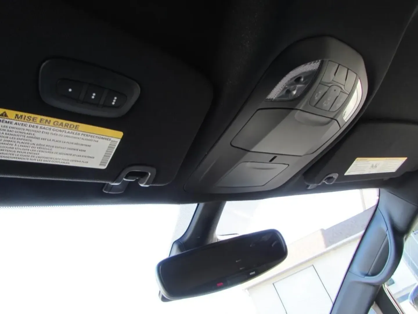 2026 /Black Chrysler Pacifica Select (2C4RC1BG4TR) with an 3.6L V6 DOHC 24V engine, Automatic transmission, located at 12830 Highway 21, De Soto, MO, 63020, (636) 337-7777, 38.153099, -90.573624 - **Experience Family Adventures with the 2026 Chrysler Pacifica at Pettus CDJR DeSoto!**<br /> <br /> Are you searching for the perfect vehicle to elevate your family's adventures? Look no further than the stunning 2026 Chrysler Pacifica available now at Pettus CDJR DeSoto! This exceptional minivan c - Photo#17