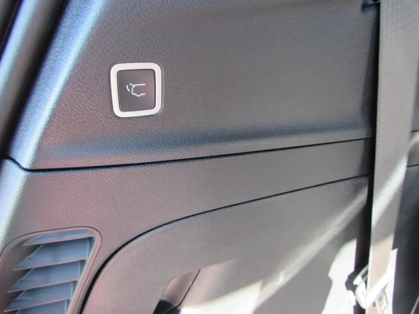 2026 /Black Chrysler Pacifica Select (2C4RC1BG4TR) with an 3.6L V6 DOHC 24V engine, Automatic transmission, located at 12830 Highway 21, De Soto, MO, 63020, (636) 337-7777, 38.153099, -90.573624 - **Experience Family Adventures with the 2026 Chrysler Pacifica at Pettus CDJR DeSoto!**<br /> <br /> Are you searching for the perfect vehicle to elevate your family's adventures? Look no further than the stunning 2026 Chrysler Pacifica available now at Pettus CDJR DeSoto! This exceptional minivan c - Photo#28