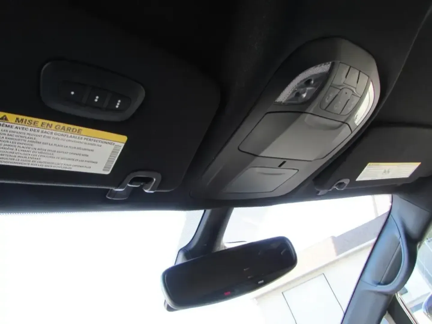 2026 /Black Chrysler Pacifica Select (2C4RC1BG4TR) with an 3.6L V6 DOHC 24V engine, Automatic transmission, located at 12830 Highway 21, De Soto, MO, 63020, (636) 337-7777, 38.153099, -90.573624 - **Experience Family Adventures with the 2026 Chrysler Pacifica at Pettus CDJR DeSoto!**<br /> <br /> Are you searching for the perfect vehicle to elevate your family's adventures? Look no further than the stunning 2026 Chrysler Pacifica available now at Pettus CDJR DeSoto! This exceptional minivan c - Photo#17