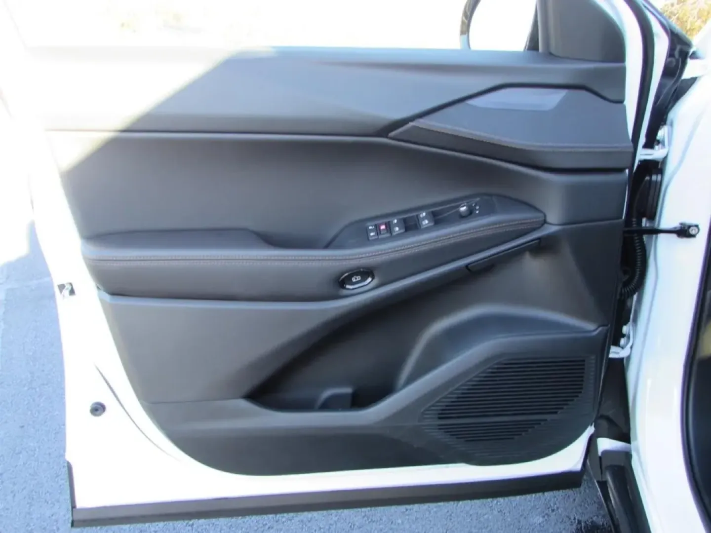 2026 /Global Black Jeep Cherokee Laredo (3C4PJMB22TT) with an 1.6L L4 DOHC 16V HYBRID engine, located at 12830 Highway 21, De Soto, MO, 63020, (636) 337-7777, 38.153099, -90.573624 - **Adventure Awaits with the 2026 Jeep Cherokee Limited! Discover Your Next Journey Today!**<br /> <br /> Are you ready to elevate your lifestyle with a vehicle that combines rugged capability and modern comfort? Whether you're planning weekend getaways, running errands around De Soto, or tackling yo - Photo#11