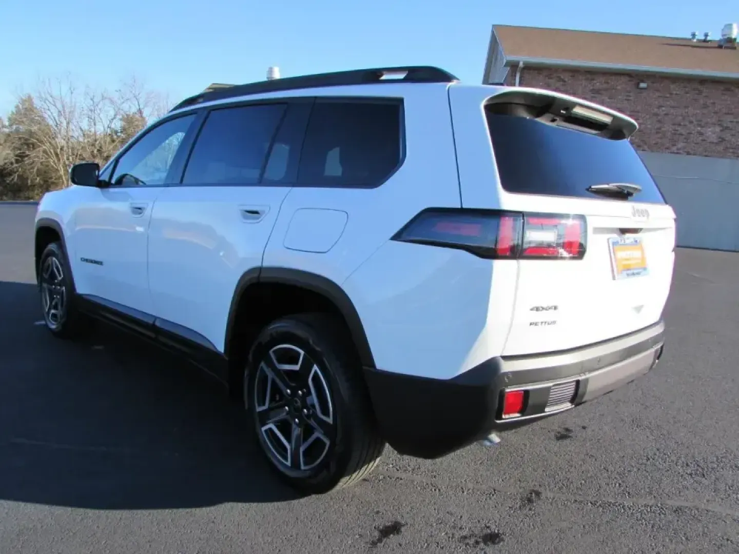 2026 /Global Black Jeep Cherokee Limited (3C4PJMB22TT) with an 1.6L L4 DOHC 16V HYBRID engine, located at 12830 Highway 21, De Soto, MO, 63020, (636) 337-7777, 38.153099, -90.573624 - **Adventure Awaits with the 2026 Jeep Cherokee Limited! Discover Your Next Journey Today!**<br /> <br /> Are you ready to elevate your lifestyle with a vehicle that combines rugged capability and modern comfort? Whether you're planning weekend getaways, running errands around De Soto, or tackling yo - Photo#4