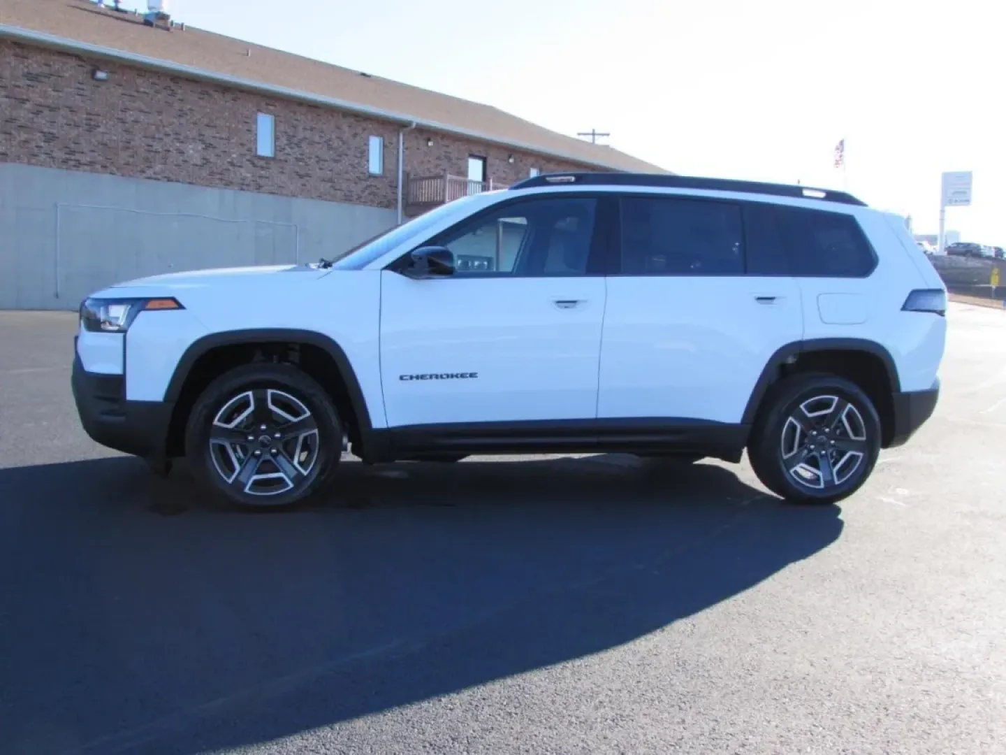 2026 /Global Black Jeep Cherokee Laredo (3C4PJMB22TT) with an 1.6L L4 DOHC 16V HYBRID engine, located at 12830 Highway 21, De Soto, MO, 63020, (636) 337-7777, 38.153099, -90.573624 - **Adventure Awaits with the 2026 Jeep Cherokee Limited! Discover Your Next Journey Today!**<br /> <br /> Are you ready to elevate your lifestyle with a vehicle that combines rugged capability and modern comfort? Whether you're planning weekend getaways, running errands around De Soto, or tackling yo - Photo#3