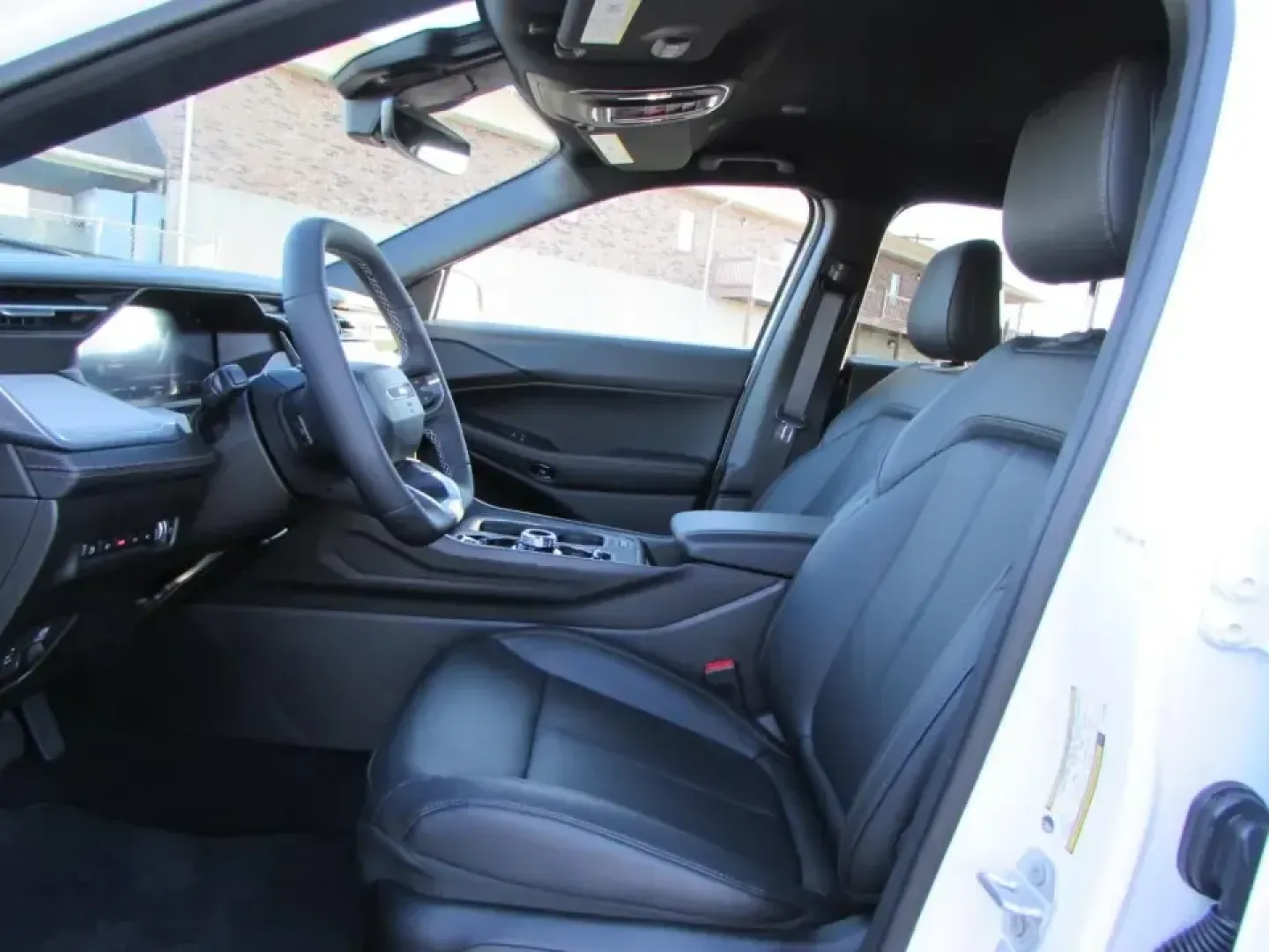 2026 /Global Black Jeep Cherokee Limited (3C4PJMB22TT) with an 1.6L L4 DOHC 16V HYBRID engine, located at 12830 Highway 21, De Soto, MO, 63020, (636) 337-7777, 38.153099, -90.573624 - **Adventure Awaits with the 2026 Jeep Cherokee Limited! Discover Your Next Journey Today!**<br /> <br /> Are you ready to elevate your lifestyle with a vehicle that combines rugged capability and modern comfort? Whether you're planning weekend getaways, running errands around De Soto, or tackling yo - Photo#12
