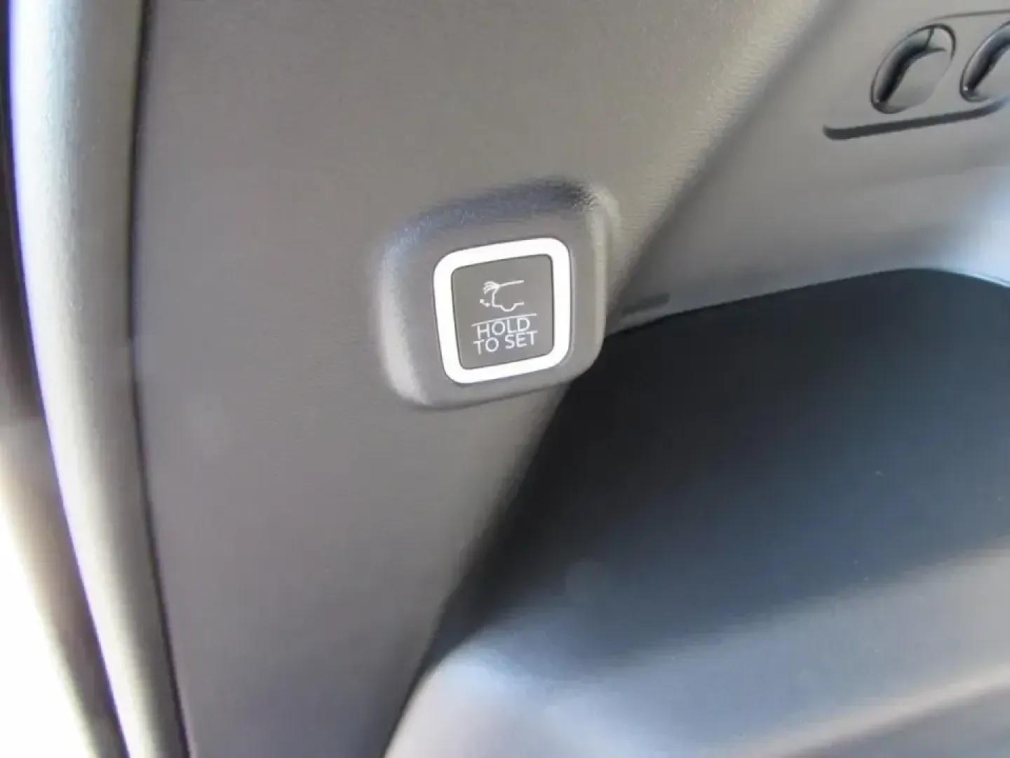 2026 /Global Black Jeep Cherokee Limited (3C4PJMB22TT) with an 1.6L L4 DOHC 16V HYBRID engine, located at 12830 Highway 21, De Soto, MO, 63020, (636) 337-7777, 38.153099, -90.573624 - **Adventure Awaits with the 2026 Jeep Cherokee Limited! Discover Your Next Journey Today!**<br /> <br /> Are you ready to elevate your lifestyle with a vehicle that combines rugged capability and modern comfort? Whether you're planning weekend getaways, running errands around De Soto, or tackling yo - Photo#26