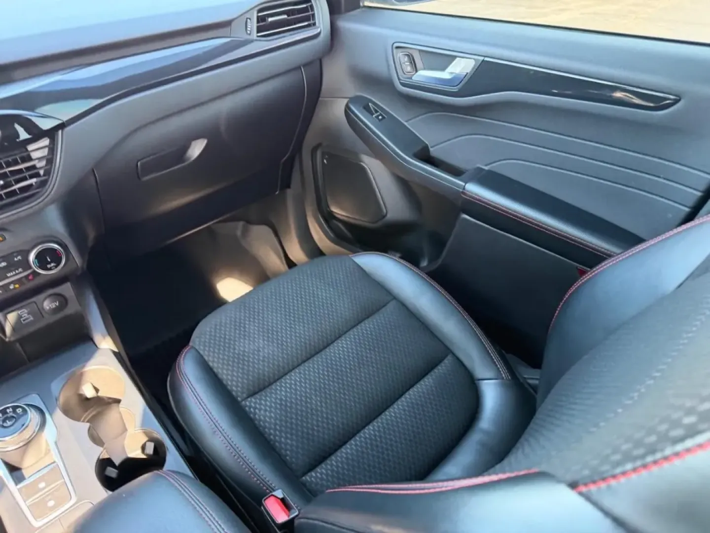 2023 /Ebony Leather Trimmed Ford Escape ST-Line (1FMCU9MN5PU) with an 1.5L EcoBoost engine, Automatic transmission, located at 970 Woodlawn Dr., Farmington, MO, 63640, (573) 431-7800, 37.825642, -90.468674 - Are you ready to elevate your daily commute or weekend adventures? Look no further than this stunning 2023 Ford Escape ST-Line, now available at Pettus CDJR Farmington! With its sleek design, advanced features, and exceptional fuel efficiency, this SUV is perfect for anyone looking to blend style wi - Photo#17