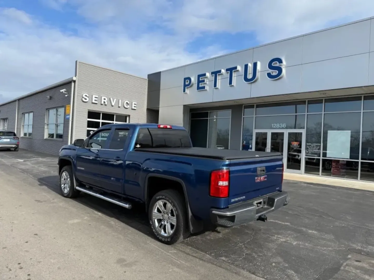 2015 /Black GMC Sierra 1500 SLE (1GTV2UECXFZ) with an Other engine, Automatic transmission, located at 12836 Highway 21, De Soto, MO, 63020, (636) 337-7777, 38.151867, -90.575615 - **Unleash Your Adventurous Spirit with the 2015 GMC Sierra 1500 Perfect for Weekend Warriors and Daily Commuters Alike!**<br /> <br /> Are you ready to elevate your driving experience? The 2015 GMC Sierra 1500 is more than just a truck; it's your ticket to adventure, family outings, and stress-free - Photo#2