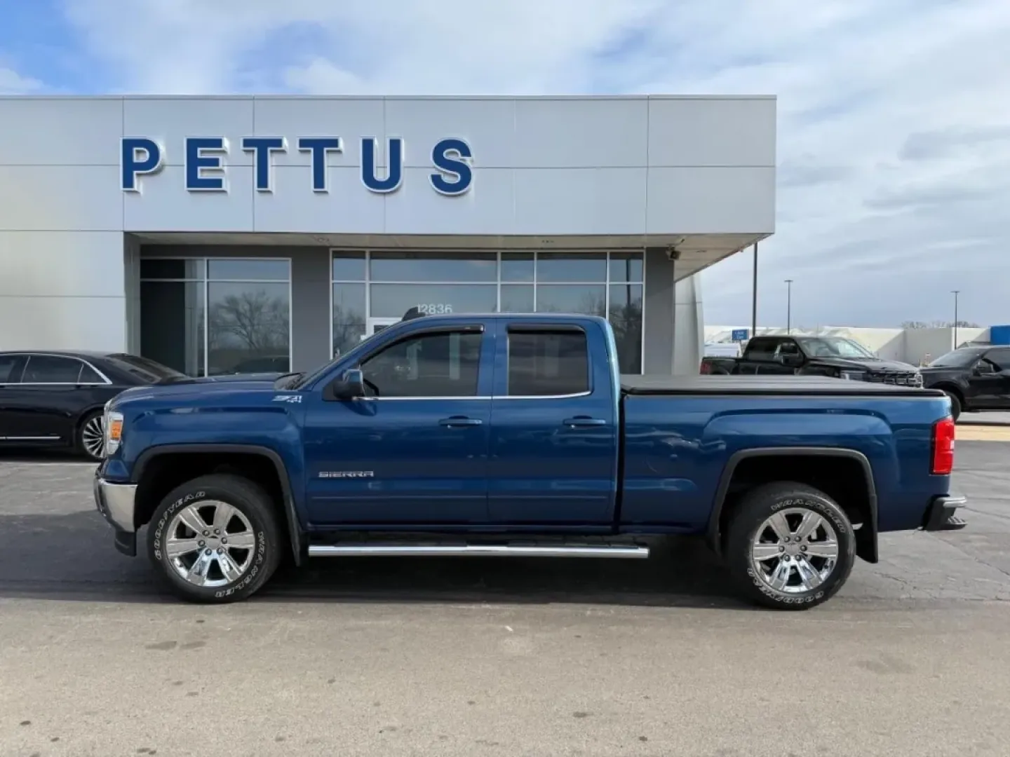 2015 /Black GMC Sierra 1500 SLE (1GTV2UECXFZ) with an Other engine, Automatic transmission, located at 12836 Highway 21, De Soto, MO, 63020, (636) 337-7777, 38.151867, -90.575615 - **Unleash Your Adventurous Spirit with the 2015 GMC Sierra 1500 Perfect for Weekend Warriors and Daily Commuters Alike!**<br /> <br /> Are you ready to elevate your driving experience? The 2015 GMC Sierra 1500 is more than just a truck; it's your ticket to adventure, family outings, and stress-free - Photo#33
