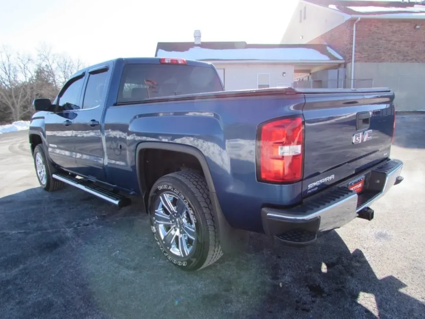 2015 /Black GMC Sierra 1500 SLE (1GTV2UECXFZ) with an Other engine, Automatic transmission, located at 12836 Highway 21, De Soto, MO, 63020, (636) 337-7777, 38.151867, -90.575615 - **Unleash Your Adventurous Spirit with the 2015 GMC Sierra 1500 Perfect for Weekend Warriors and Daily Commuters Alike!**<br /> <br /> Are you ready to elevate your driving experience? The 2015 GMC Sierra 1500 is more than just a truck; it's your ticket to adventure, family outings, and stress-free - Photo#4