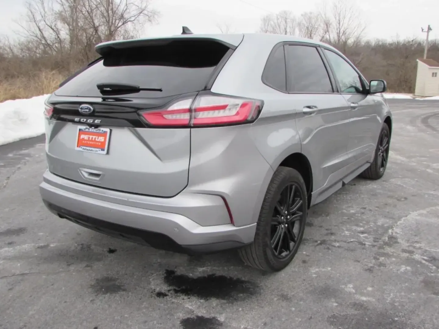 2024 /Ebony Ford Edge ST Line (2FMPK4J91RB) with an 2.0L L4 DOHC 16V engine, Automatic transmission, located at 12836 Highway 21, De Soto, MO, 63020, (636) 337-7777, 38.151867, -90.575615 - Unlock your next adventure with this stunning 2024 Ford Edge, available now at Pettus Ford De Soto, your trusted OEM dealership located at 12836 Missouri Hwy 21, De Soto, MO 63020. Whether you're navigating the daily grind of long commutes or planning weekend getaways with family and friends, this v - Photo#6