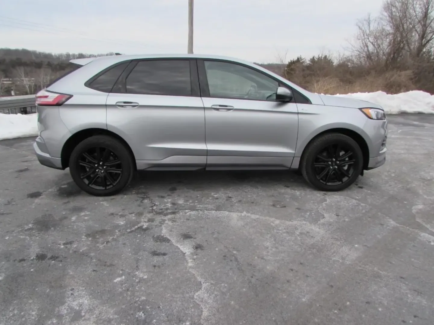 2024 /Ebony Ford Edge ST Line (2FMPK4J91RB) with an 2.0L L4 DOHC 16V engine, Automatic transmission, located at 12836 Highway 21, De Soto, MO, 63020, (636) 337-7777, 38.151867, -90.575615 - Unlock your next adventure with this stunning 2024 Ford Edge, available now at Pettus Ford De Soto, your trusted OEM dealership located at 12836 Missouri Hwy 21, De Soto, MO 63020. Whether you're navigating the daily grind of long commutes or planning weekend getaways with family and friends, this v - Photo#7