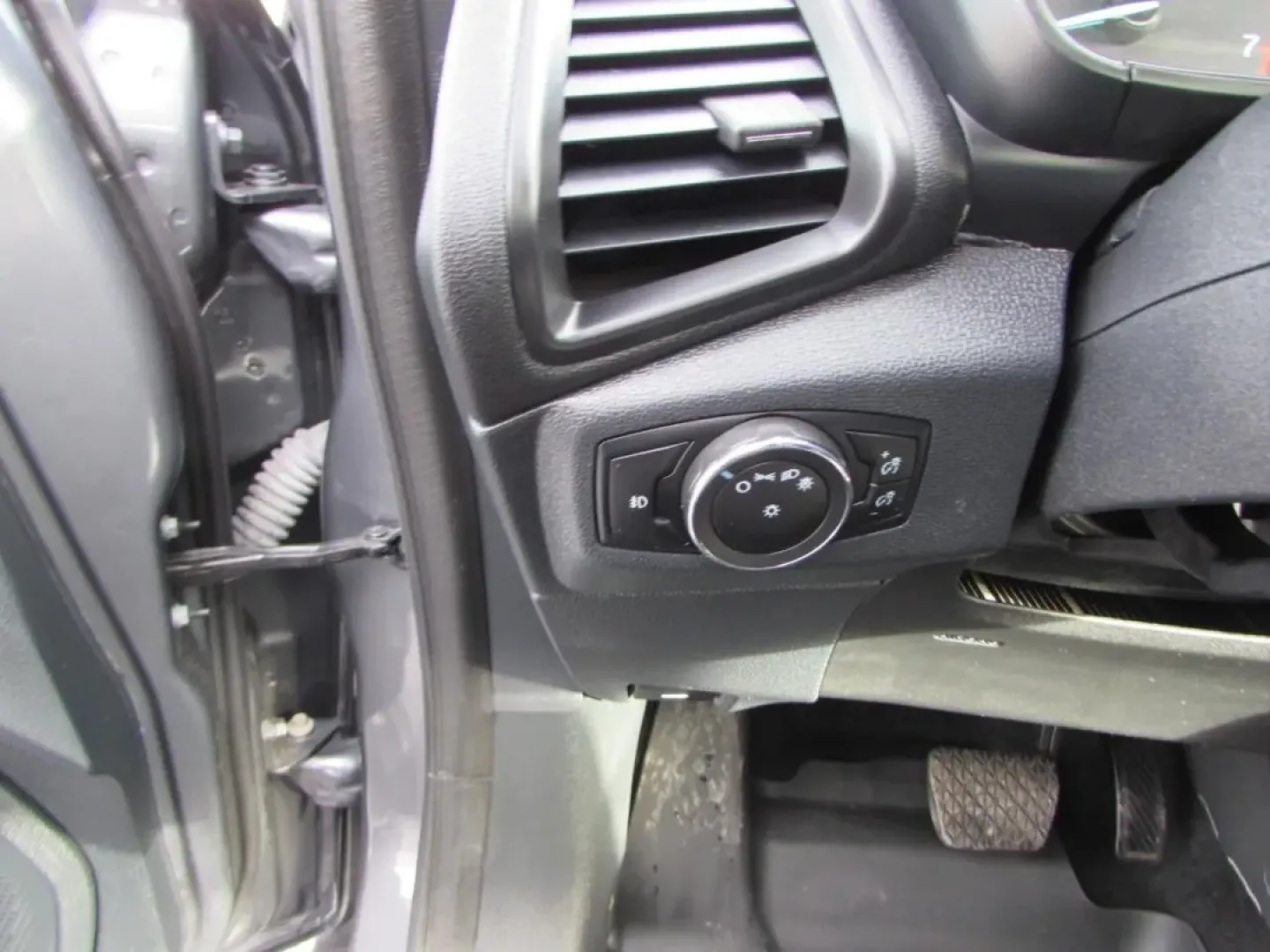 2018 /Ebony Black Ford EcoSport Titanium (MAJ6P1WL6JC) with an 2.0L L4 DOHC 16V engine, Automatic transmission, located at 12836 Highway 21, De Soto, MO, 63020, (636) 337-7777, 38.151867, -90.575615 - **Adventure Awaits with the 2018 Ford EcoSport Titanium!** <br /> <br /> Are you ready to elevate your lifestyle and embrace your adventurous spirit? Look no further than the 2018 Ford EcoSport Titanium, the perfect companion for weekend getaways, family outings, and urban explorations. With its rob - Photo#13