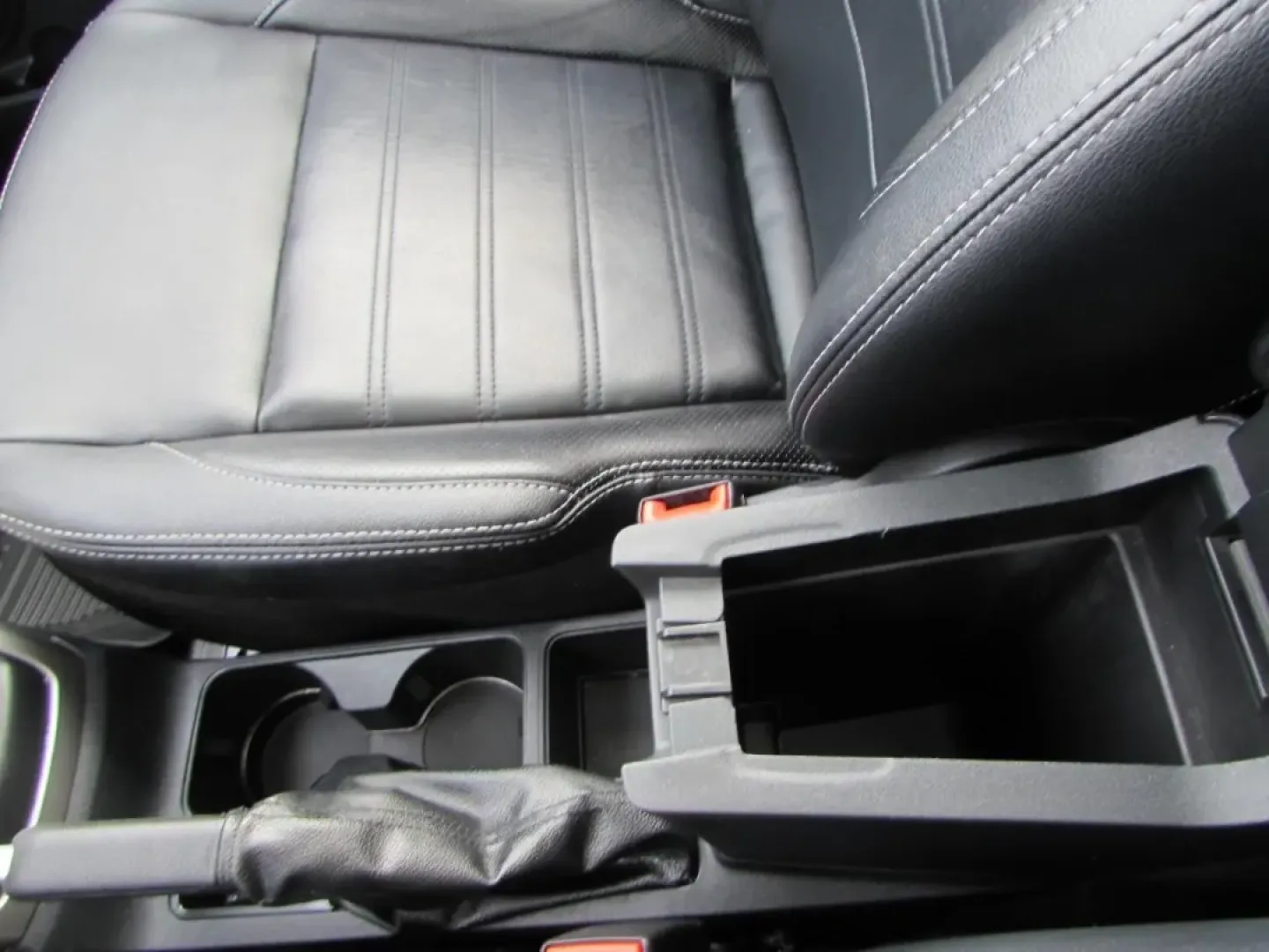 2018 /Ebony Black Ford EcoSport Titanium (MAJ6P1WL6JC) with an 2.0L L4 DOHC 16V engine, Automatic transmission, located at 12836 Highway 21, De Soto, MO, 63020, (636) 337-7777, 38.151867, -90.575615 - **Adventure Awaits with the 2018 Ford EcoSport Titanium!** <br /> <br /> Are you ready to elevate your lifestyle and embrace your adventurous spirit? Look no further than the 2018 Ford EcoSport Titanium, the perfect companion for weekend getaways, family outings, and urban explorations. With its rob - Photo#21