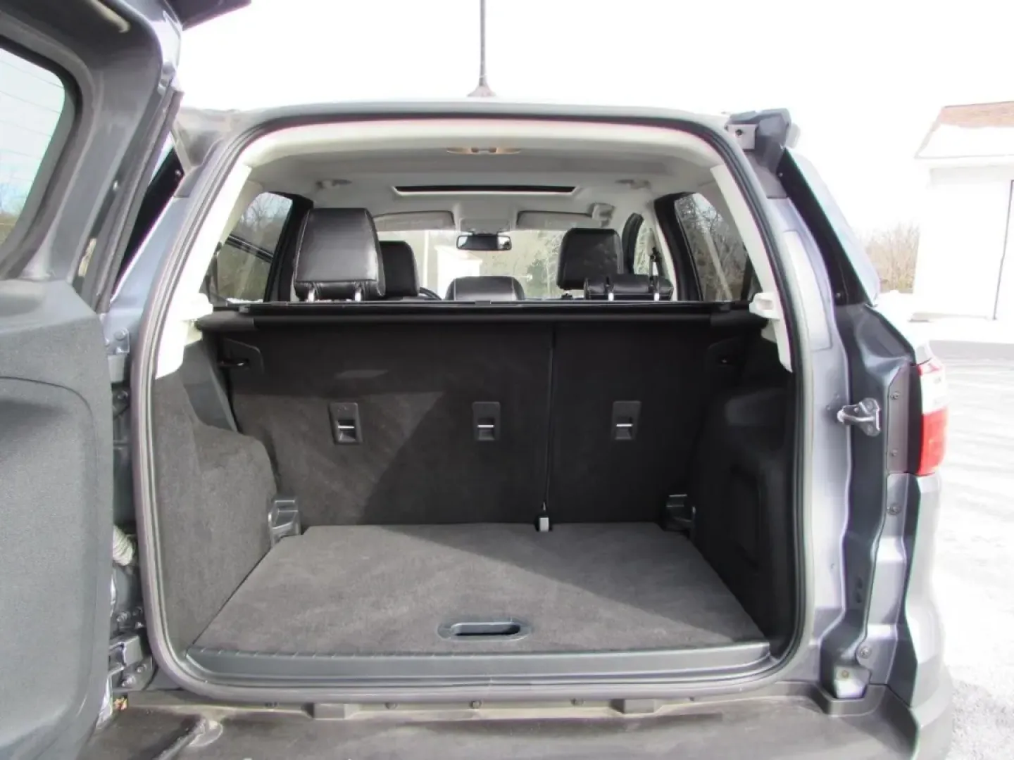 2018 /Ebony Black Ford EcoSport Titanium (MAJ6P1WL6JC) with an 2.0L L4 DOHC 16V engine, Automatic transmission, located at 12836 Highway 21, De Soto, MO, 63020, (636) 337-7777, 38.151867, -90.575615 - **Adventure Awaits with the 2018 Ford EcoSport Titanium!** <br /> <br /> Are you ready to elevate your lifestyle and embrace your adventurous spirit? Look no further than the 2018 Ford EcoSport Titanium, the perfect companion for weekend getaways, family outings, and urban explorations. With its rob - Photo#27