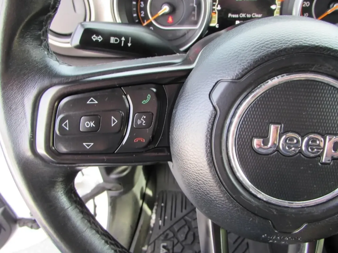 2019 /Black Jeep Wrangler Unlimited Sport S (1C4HJXDN9KW) with an 2.0L L4 DOHC 16V TURBO engine, 6A transmission, located at 12830 Highway 21, De Soto, MO, 63020, (636) 337-7777, 38.153099, -90.573624 - Are you ready to elevate your weekend adventures and family outings? Look no further than this stunning 2019 Jeep Wrangler, the ultimate SUV for those who crave exploration and versatility. Whether you're navigating the winding roads of De Soto, MO, or tackling rugged trails, this vehicle is designe - Photo#16