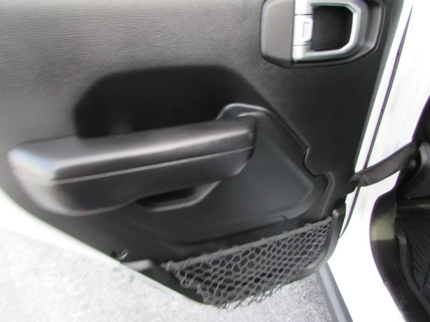 2019 /Black Jeep Wrangler Unlimited Sport S (1C4HJXDN9KW) with an 2.0L L4 DOHC 16V TURBO engine, 6A transmission, located at 12830 Highway 21, De Soto, MO, 63020, (636) 337-7777, 38.153099, -90.573624 - Are you ready to elevate your weekend adventures and family outings? Look no further than this stunning 2019 Jeep Wrangler, the ultimate SUV for those who crave exploration and versatility. Whether you're navigating the winding roads of De Soto, MO, or tackling rugged trails, this vehicle is designe - Photo#24