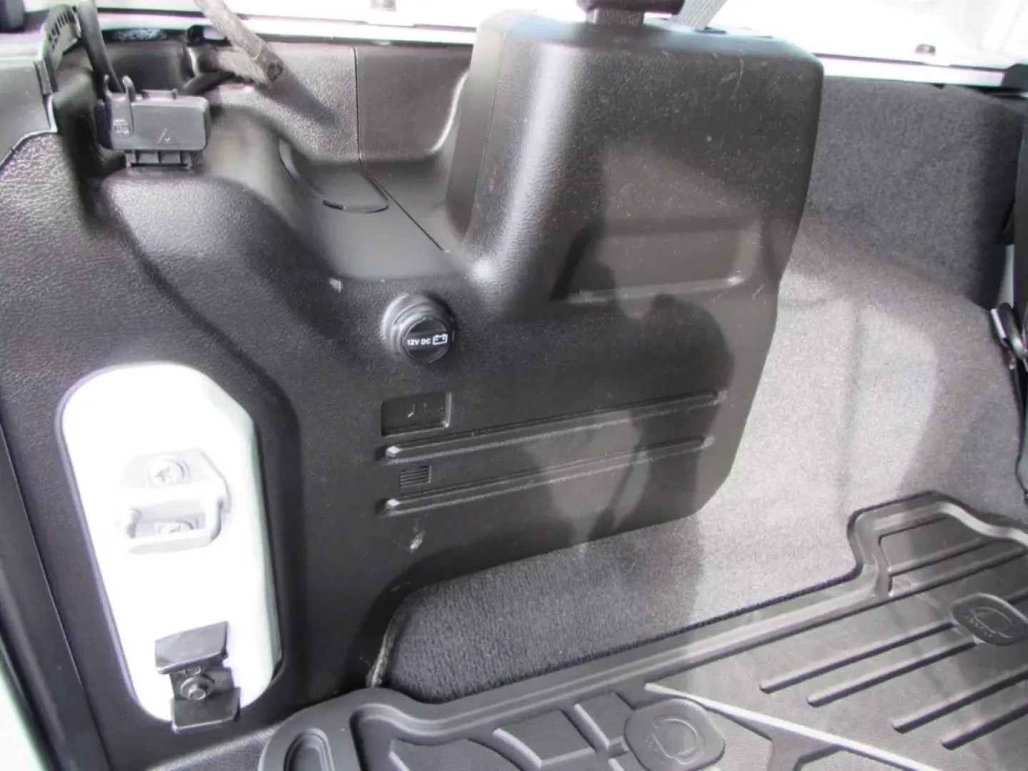 2019 /Black Jeep Wrangler Unlimited Sport S (1C4HJXDN9KW) with an 2.0L L4 DOHC 16V TURBO engine, 6A transmission, located at 12830 Highway 21, De Soto, MO, 63020, (636) 337-7777, 38.153099, -90.573624 - Are you ready to elevate your weekend adventures and family outings? Look no further than this stunning 2019 Jeep Wrangler, the ultimate SUV for those who crave exploration and versatility. Whether you're navigating the winding roads of De Soto, MO, or tackling rugged trails, this vehicle is designe - Photo#28