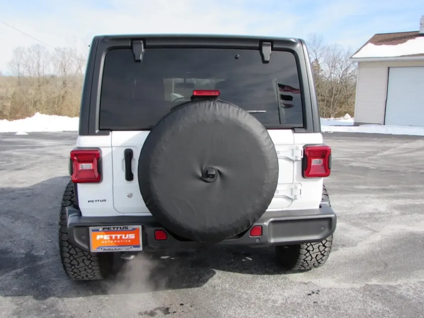 2019 /Black Jeep Wrangler Unlimited Sport S (1C4HJXDN9KW) with an 2.0L L4 DOHC 16V TURBO engine, 6A transmission, located at 12830 Highway 21, De Soto, MO, 63020, (636) 337-7777, 38.153099, -90.573624 - Are you ready to elevate your weekend adventures and family outings? Look no further than this stunning 2019 Jeep Wrangler, the ultimate SUV for those who crave exploration and versatility. Whether you're navigating the winding roads of De Soto, MO, or tackling rugged trails, this vehicle is designe - Photo#5