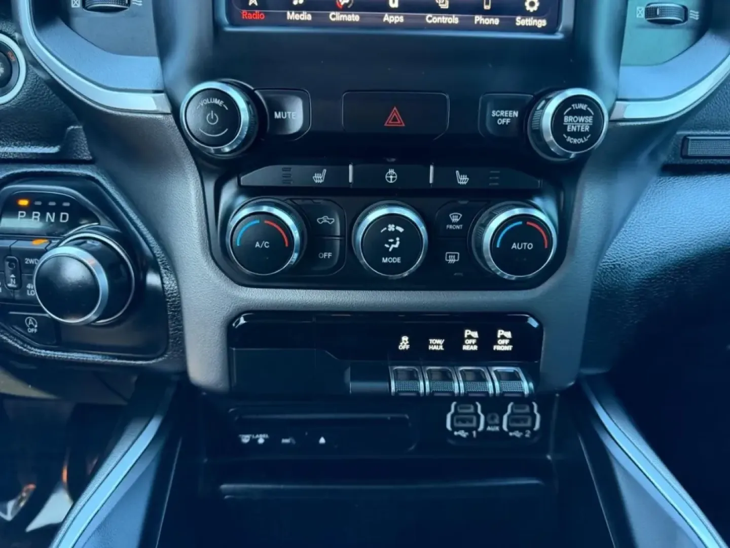 2019 /Diesel Gray/Black Cloth Ram 1500 Big Horn/Lone Star (1C6RRFFG5KN) with an 3.6L V6 24V VVT eTorque UPG I engine, Automatic transmission, located at 970 Woodlawn Dr., Farmington, MO, 63640, (573) 431-7800, 37.825642, -90.468674 - **Discover Your Next Adventure with the 2019 Ram 1500 Big Horn/Lone Star at Pettus CDJR Farmington!**<br /> <br /> Are you ready to elevate your weekend adventures or tackle your daily commutes with ease? Look no further than this stunning 2019 Ram 1500 Big Horn/Lone Star, available now at Pettus CD - Photo#14