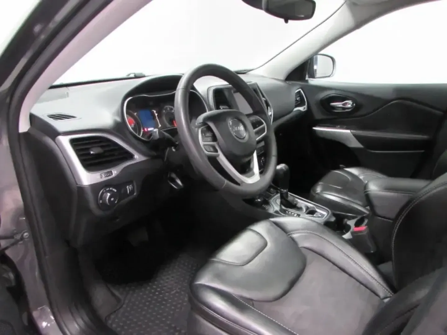 2022 /Black Jeep Cherokee X (1C4PJMCX4ND) with an 3.2L V6 DOHC 24V engine, Automatic transmission, located at 12830 Highway 21, De Soto, MO, 63020, (636) 337-7777, 38.153099, -90.573624 - **Unleash Your Adventurous Spirit with the 2022 Jeep Cherokee 4WD X!** <br /> <br /> Are you ready to elevate your weekend getaways and daily commutes with a vehicle that embodies both versatility and rugged charm? Look no further than the 2022 Jeep Cherokee 4WD X, a perfect fit for those who crave - Photo#12