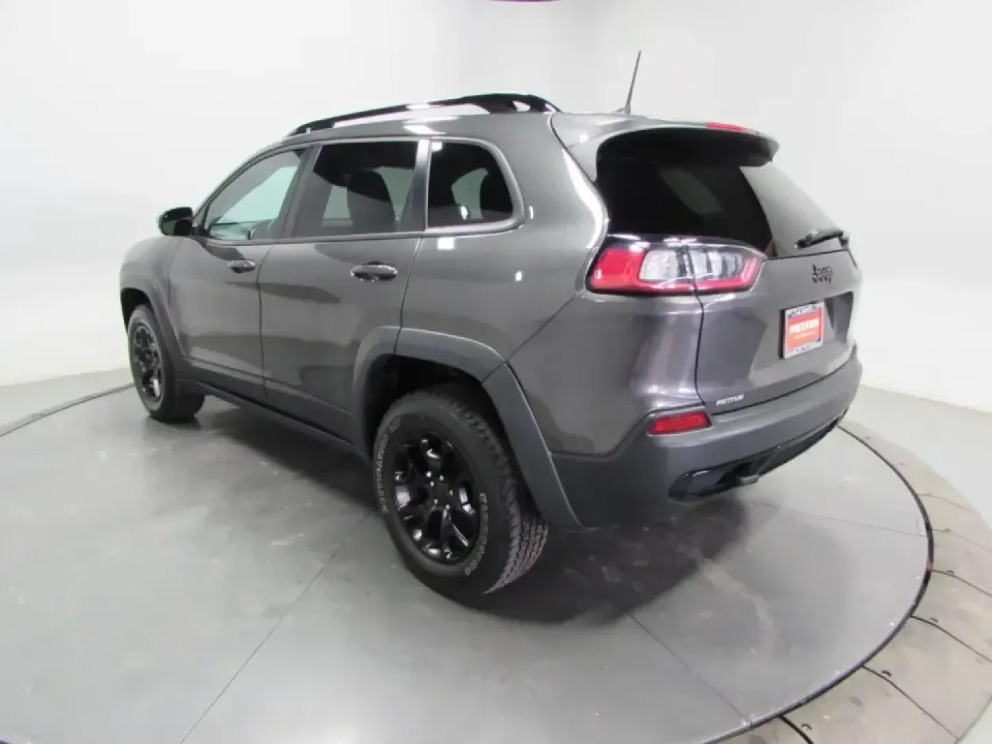 2022 /Black Jeep Cherokee X (1C4PJMCX4ND) with an 3.2L V6 DOHC 24V engine, Automatic transmission, located at 12830 Highway 21, De Soto, MO, 63020, (636) 337-7777, 38.153099, -90.573624 - **Unleash Your Adventurous Spirit with the 2022 Jeep Cherokee 4WD X!** <br /> <br /> Are you ready to elevate your weekend getaways and daily commutes with a vehicle that embodies both versatility and rugged charm? Look no further than the 2022 Jeep Cherokee 4WD X, a perfect fit for those who crave - Photo#4