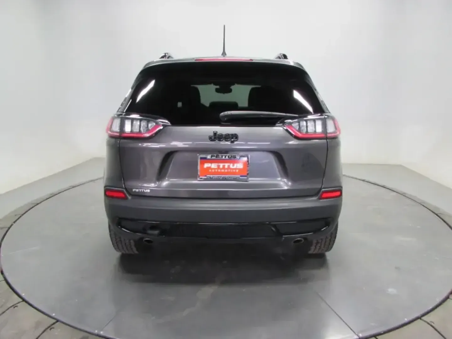 2022 /Black Jeep Cherokee X (1C4PJMCX4ND) with an 3.2L V6 DOHC 24V engine, Automatic transmission, located at 12830 Highway 21, De Soto, MO, 63020, (636) 337-7777, 38.153099, -90.573624 - **Unleash Your Adventurous Spirit with the 2022 Jeep Cherokee 4WD X!** <br /> <br /> Are you ready to elevate your weekend getaways and daily commutes with a vehicle that embodies both versatility and rugged charm? Look no further than the 2022 Jeep Cherokee 4WD X, a perfect fit for those who crave - Photo#5
