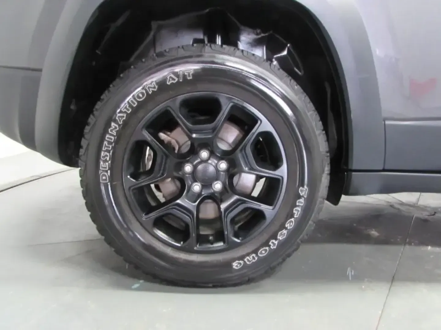 2022 /Black Jeep Cherokee X (1C4PJMCX4ND) with an 3.2L V6 DOHC 24V engine, Automatic transmission, located at 12830 Highway 21, De Soto, MO, 63020, (636) 337-7777, 38.153099, -90.573624 - **Unleash Your Adventurous Spirit with the 2022 Jeep Cherokee 4WD X!** <br /> <br /> Are you ready to elevate your weekend getaways and daily commutes with a vehicle that embodies both versatility and rugged charm? Look no further than the 2022 Jeep Cherokee 4WD X, a perfect fit for those who crave - Photo#8