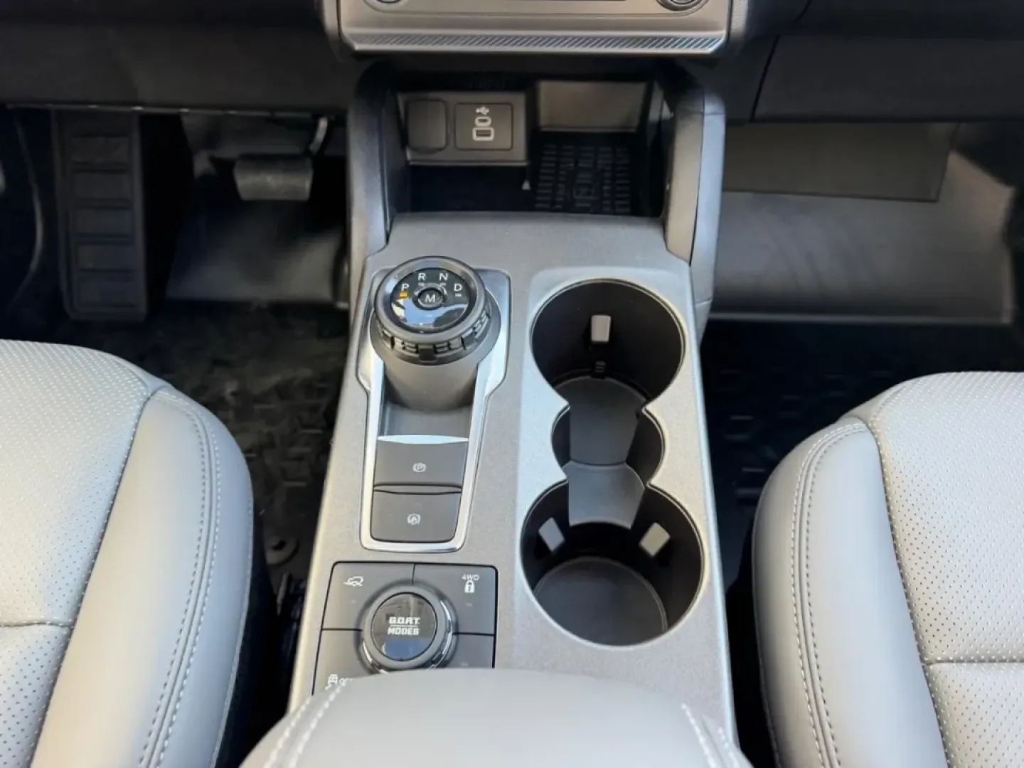 2025 /Dark Space Gray Leather Ford Bronco Sport Badlands (3FMCR9DA1SR) with an 2.0L EcoBoost engine, Automatic transmission, located at 141 Commercial Dr, Fredericktown, MO, 63645, (573) 783-6432, 37.570087, -90.320648 - **Adventure Awaits with the 2025 Ford Bronco Sport Badlands!**<br /> <br /> Are you ready to elevate your outdoor adventures and weekend getaways? The 2025 Ford Bronco Sport Badlands is here to redefine your driving experience, making it the perfect companion for those who crave exploration and exci - Photo#16