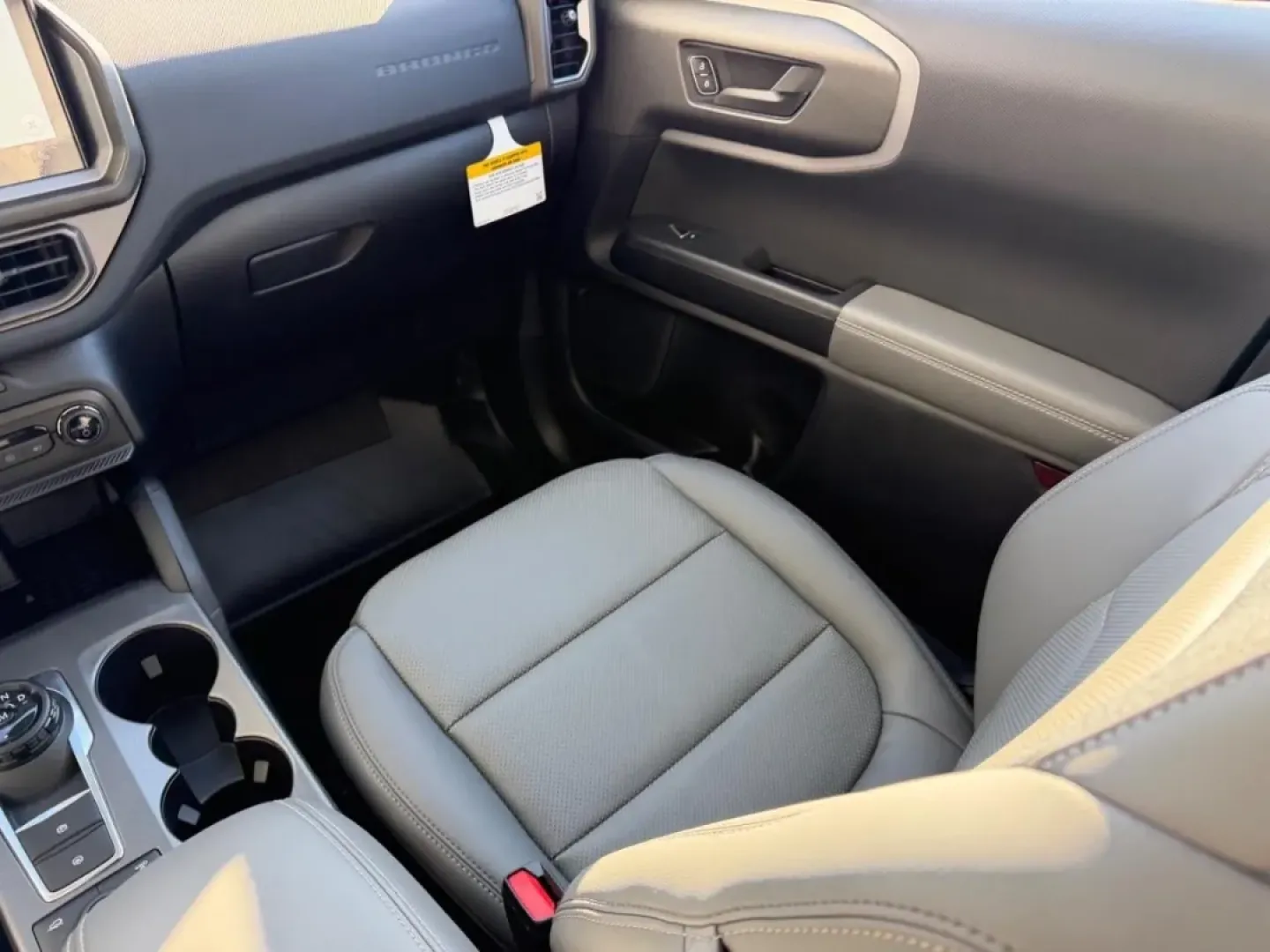 2025 /Dark Space Gray Leather Ford Bronco Sport Badlands (3FMCR9DA1SR) with an 2.0L EcoBoost engine, Automatic transmission, located at 141 Commercial Dr, Fredericktown, MO, 63645, (573) 783-6432, 37.570087, -90.320648 - **Adventure Awaits with the 2025 Ford Bronco Sport Badlands!**<br /> <br /> Are you ready to elevate your outdoor adventures and weekend getaways? The 2025 Ford Bronco Sport Badlands is here to redefine your driving experience, making it the perfect companion for those who crave exploration and exci - Photo#17