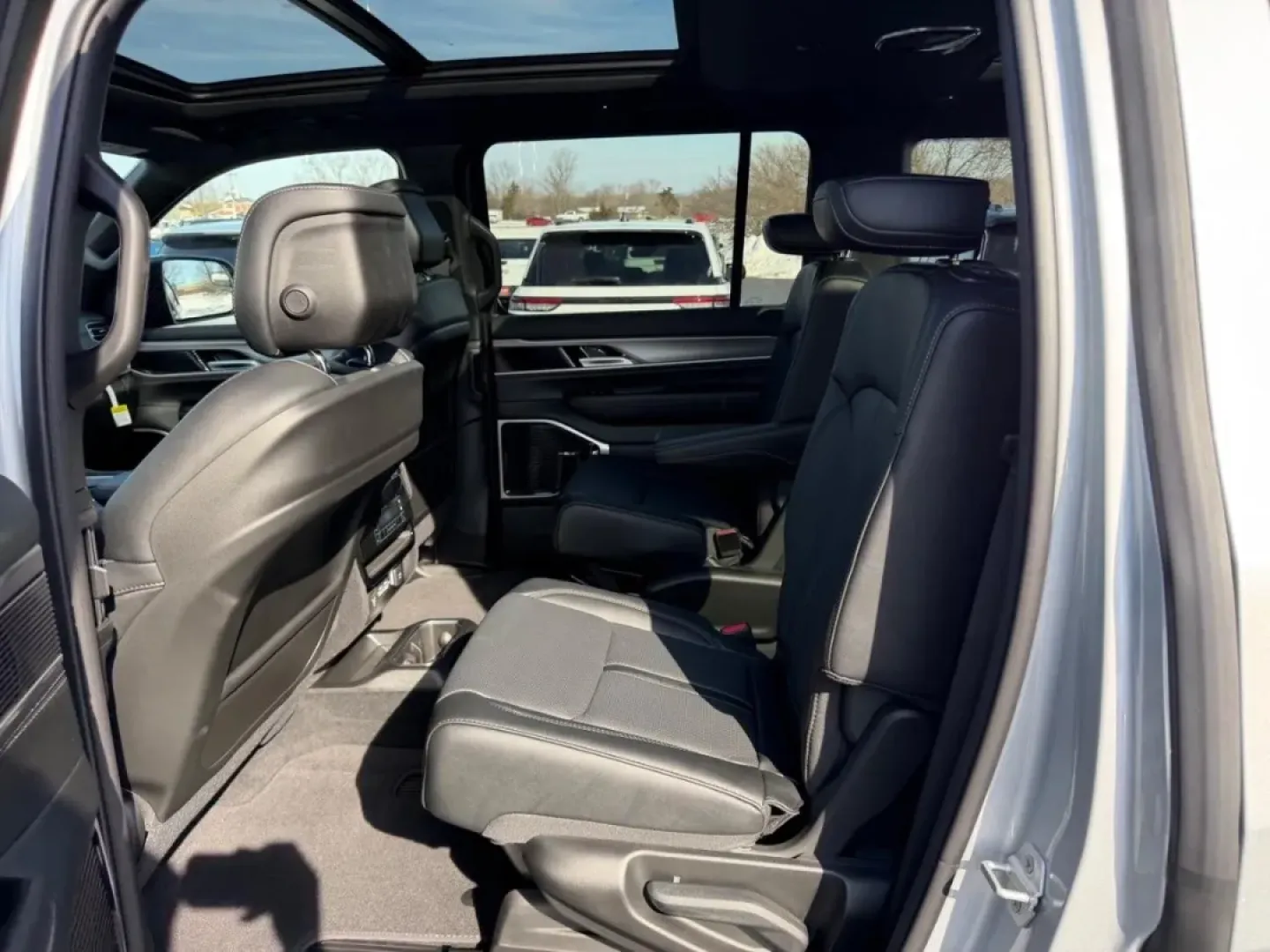 2026 /Global Black Leather Jeep Grand Wagoneer Limited (1C4SJVBP9TS) with an 3.0L I6 Hurricane SO Twin Turbo ESS engine, 8A transmission, located at 970 Woodlawn Dr., Farmington, MO, 63640, (573) 431-7800, 37.825642, -90.468674 - **Explore New Horizons with the 2026 Jeep Grand Wagoneer - Your Ultimate Family Adventure Companion!**<br /> <br /> Are you ready to elevate your family adventures or weekend getaways? The 2026 Jeep Grand Wagoneer, now available at Pettus CDJR Farmington, is designed for those who crave both luxury - Photo#11