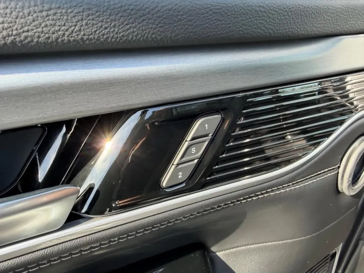 2026 /Global Black Leather Jeep Grand Wagoneer Limited (1C4SJVBP9TS) with an 3.0L I6 Hurricane SO Twin Turbo ESS engine, 8A transmission, located at 970 Woodlawn Dr., Farmington, MO, 63640, (573) 431-7800, 37.825642, -90.468674 - **Explore New Horizons with the 2026 Jeep Grand Wagoneer - Your Ultimate Family Adventure Companion!**<br /> <br /> Are you ready to elevate your family adventures or weekend getaways? The 2026 Jeep Grand Wagoneer, now available at Pettus CDJR Farmington, is designed for those who crave both luxury - Photo#22