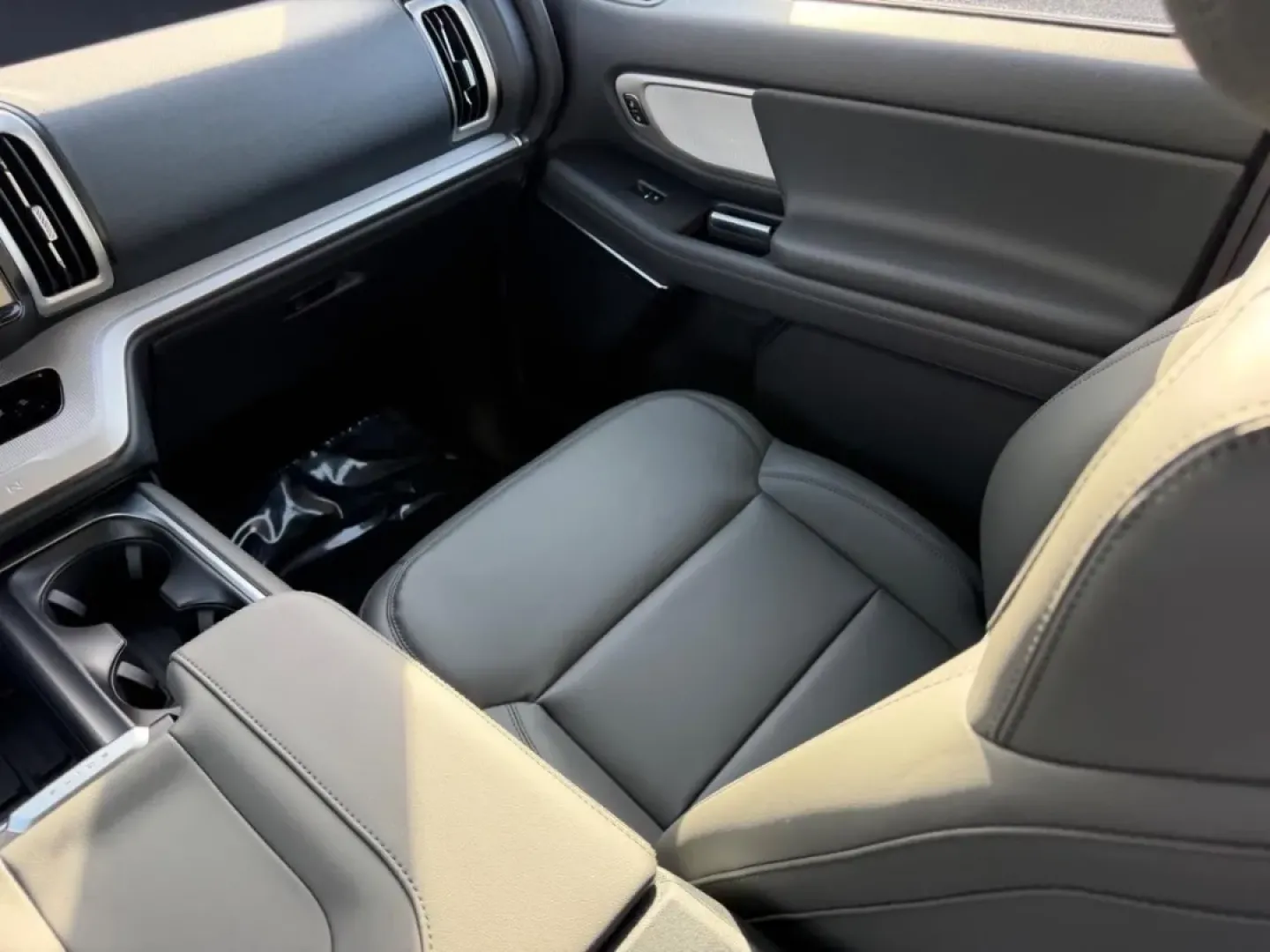 2026 /Space Gray Leather Ford Expedition Active (1FMJU1J86TE) with an 3.5L EcoBoost V6 engine, Automatic transmission, located at 141 Commercial Dr, Fredericktown, MO, 63645, (573) 783-6432, 37.570087, -90.320648 - **Elevate Your Family Adventures with a 2026 Ford Expedition Active!**<br /> <br /> Are you seeking the perfect vehicle to accommodate your growing family, weekend getaways, or daily commutes? Look no further! This stunning 2026 Ford Expedition Active, located at Pettus Ford Fredericktown, is design - Photo#18