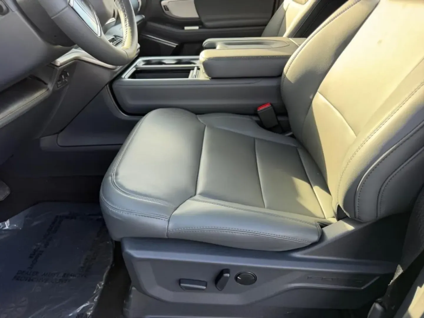 2026 /Space Gray Leather Ford Expedition Active (1FMJU1J86TE) with an 3.5L EcoBoost V6 engine, Automatic transmission, located at 141 Commercial Dr, Fredericktown, MO, 63645, (573) 783-6432, 37.570087, -90.320648 - **Elevate Your Family Adventures with a 2026 Ford Expedition Active!**<br /> <br /> Are you seeking the perfect vehicle to accommodate your growing family, weekend getaways, or daily commutes? Look no further! This stunning 2026 Ford Expedition Active, located at Pettus Ford Fredericktown, is design - Photo#20